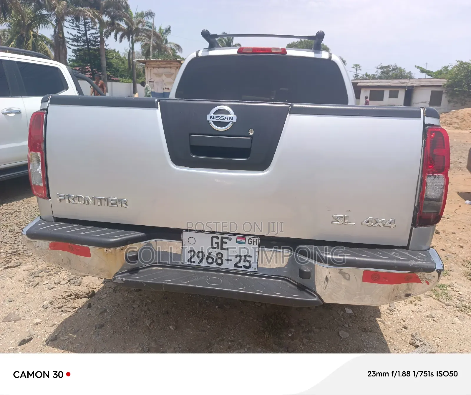 Nissan Frontier Crew Cab SE 4x4 2011 Silver