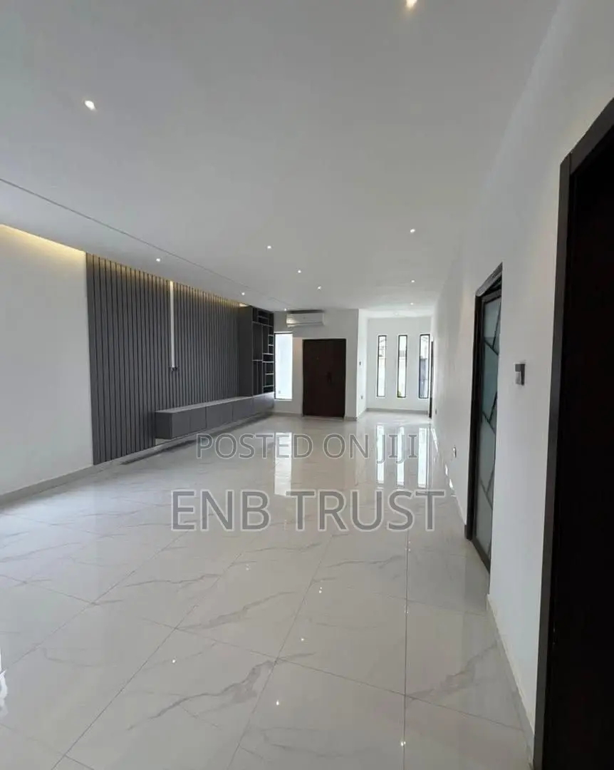 3bdrm House in Lake Side Estate for sale