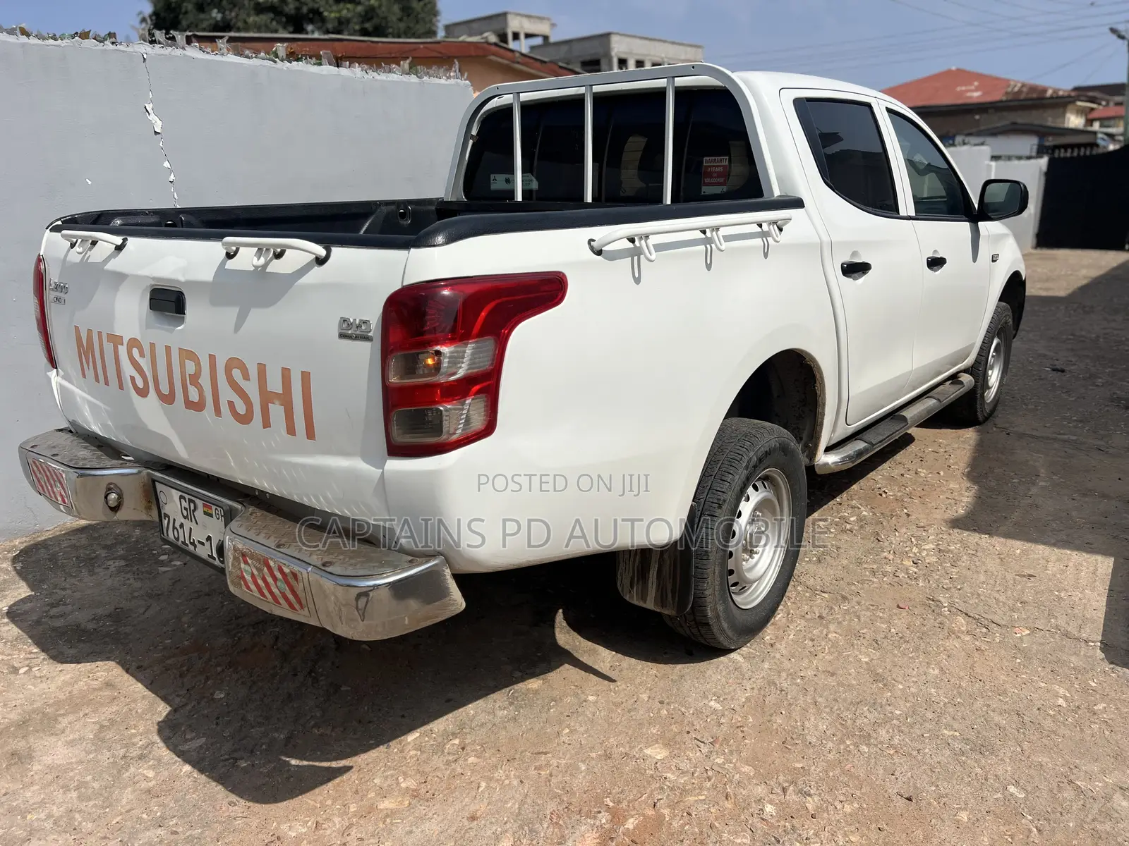 Mitsubishi L200 2016 White
