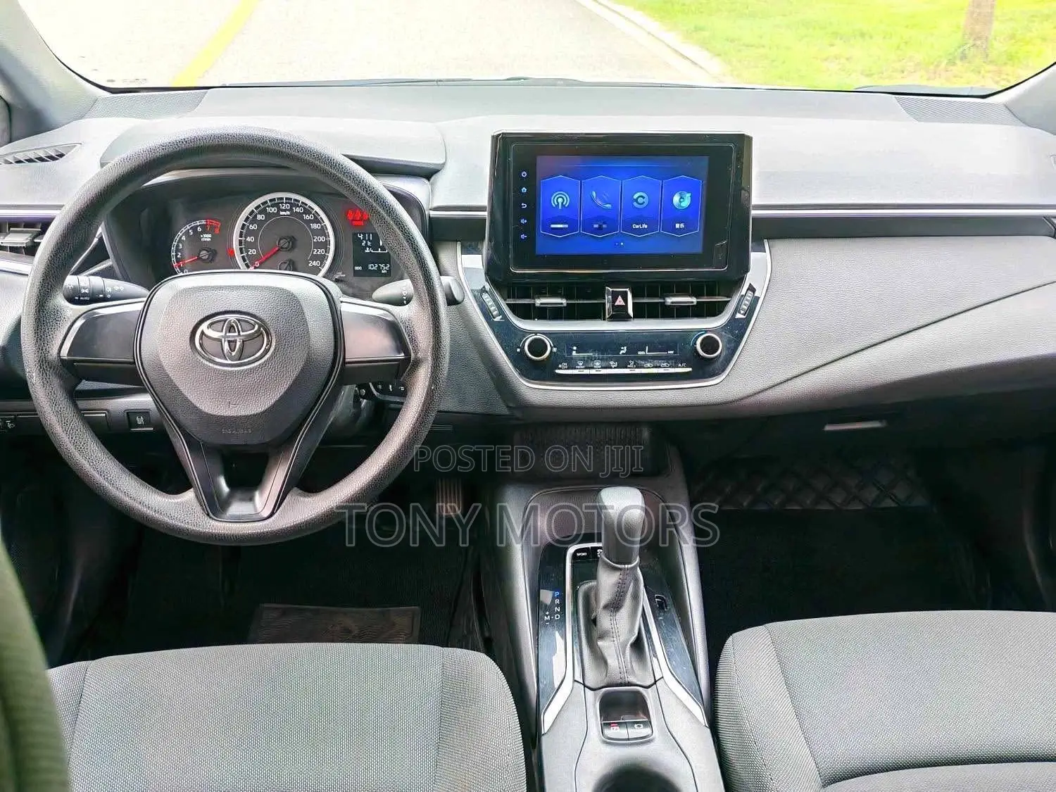 Toyota Corolla LE 2022 White