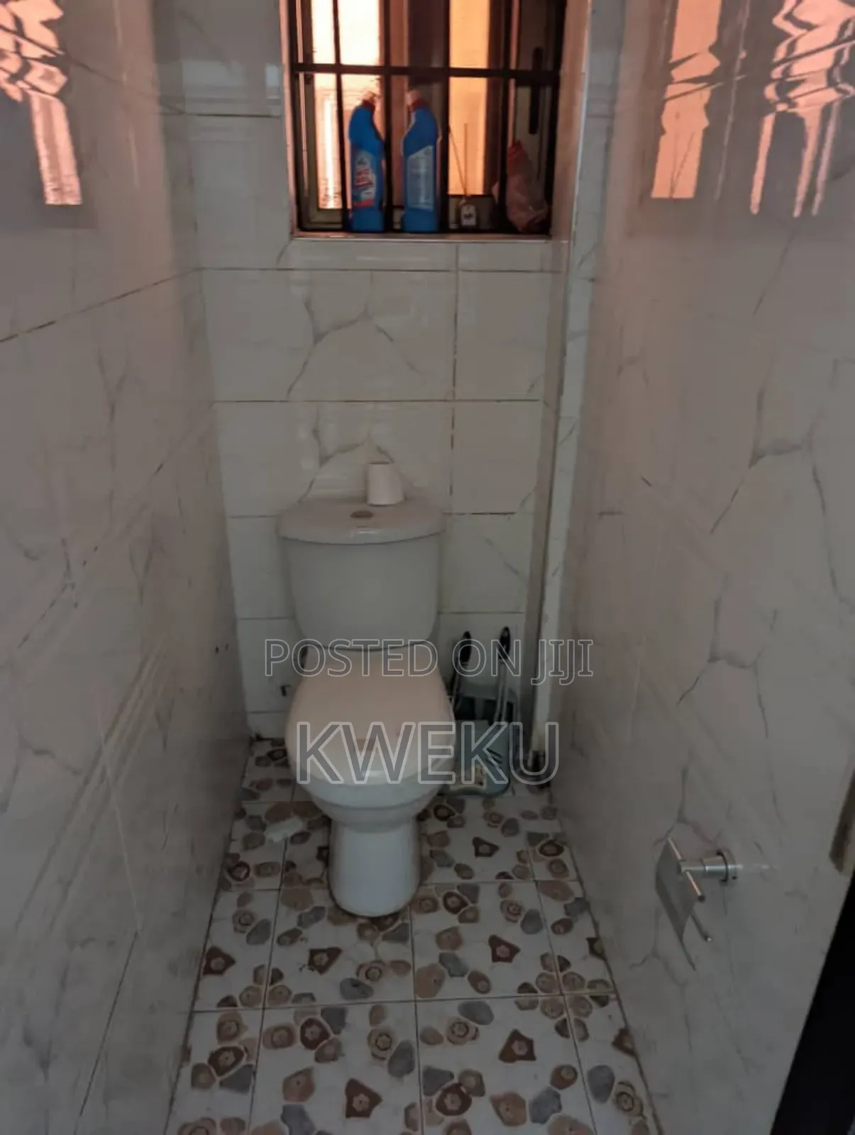 1bdrm Apartment in Estate Agency, Baatsona Total for rent