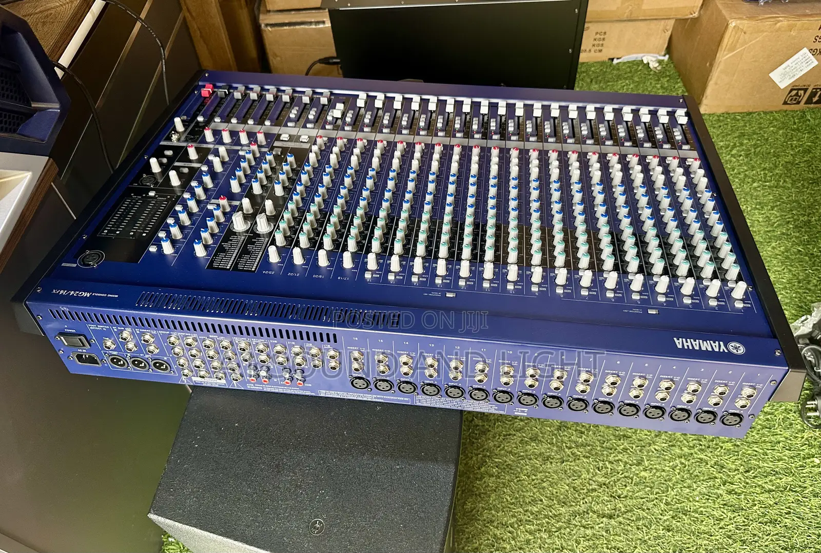 Yamaha Mg24/14fx 24 Channels Mixer