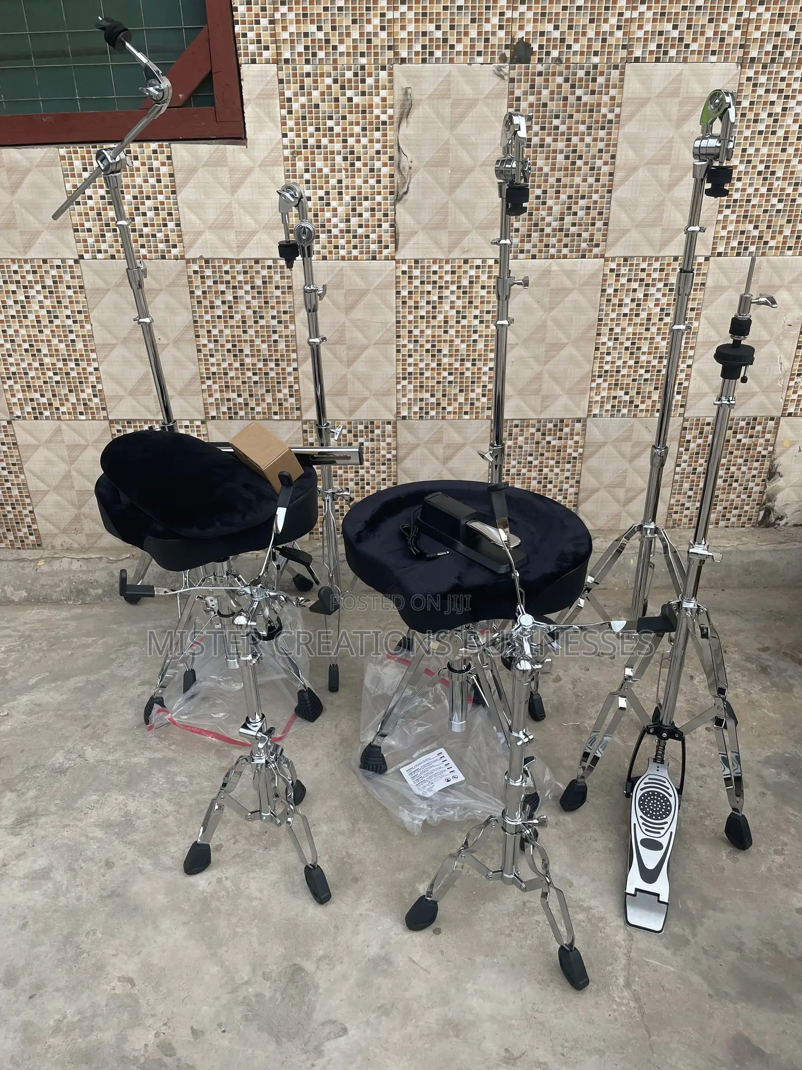 Drum Throne, Cymbals Stands, Hihats Stand