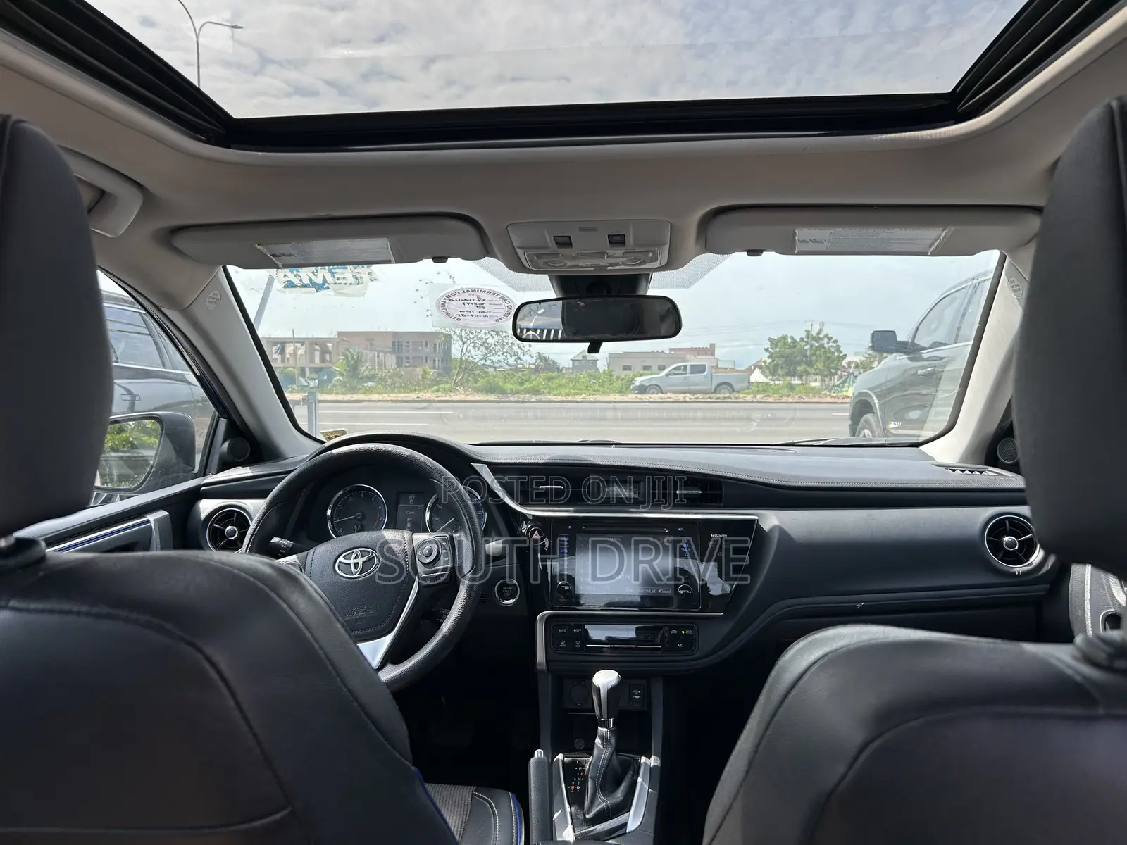 Toyota Corolla SE (1.8L 4cyl 2A) 2018 Blue