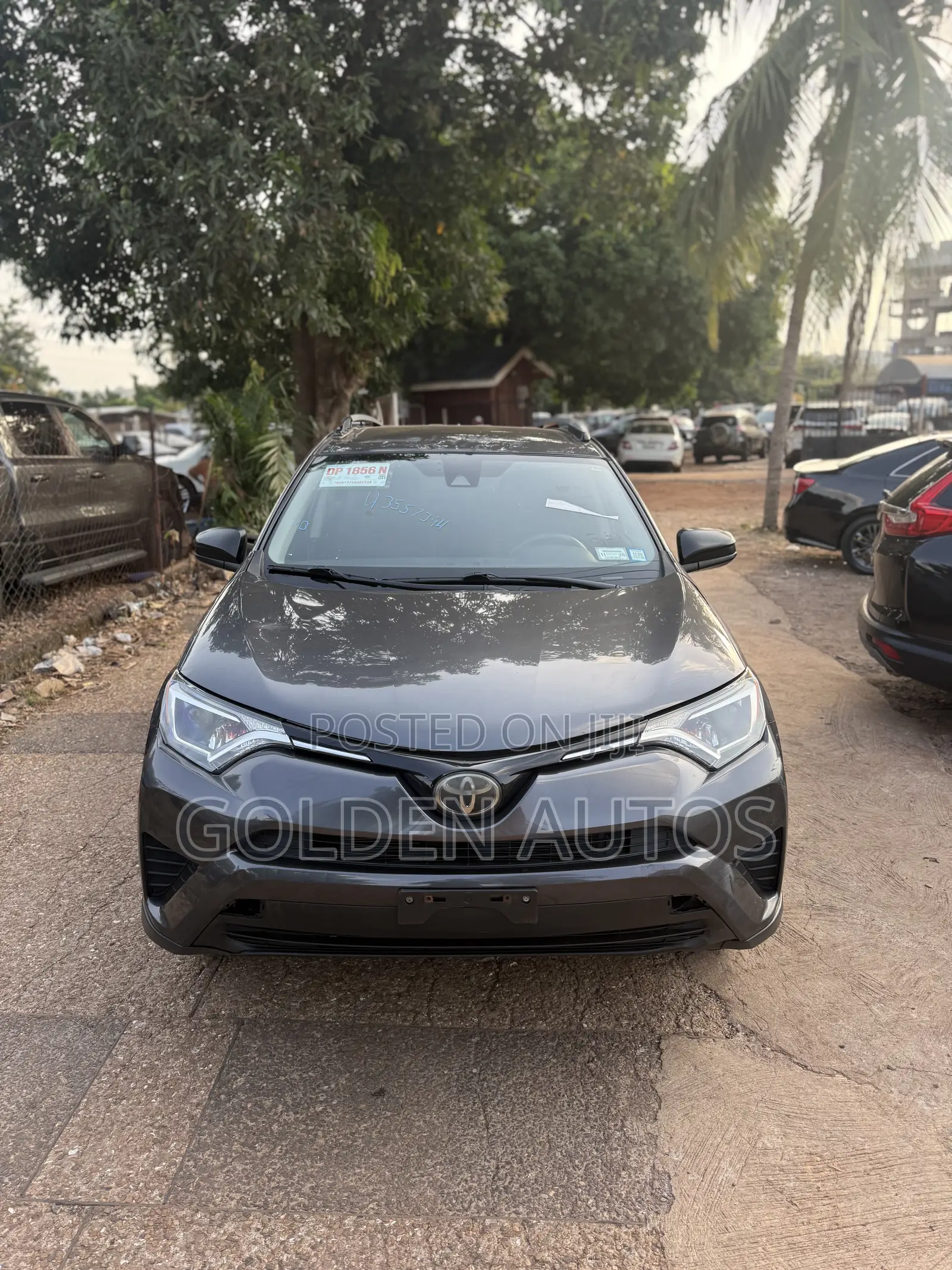 Toyota RAV4 LE 4dr SUV AWD (2.5L 4cyl 6A) 2018 Gray