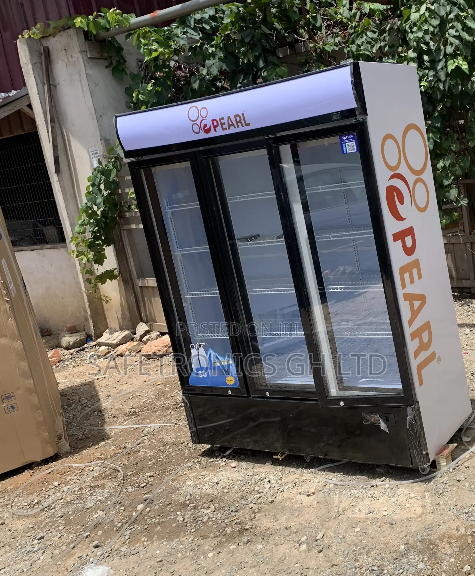 Pearl Top Tier 3-Door Commercial Beverage Display Fridge 950l PVC-150