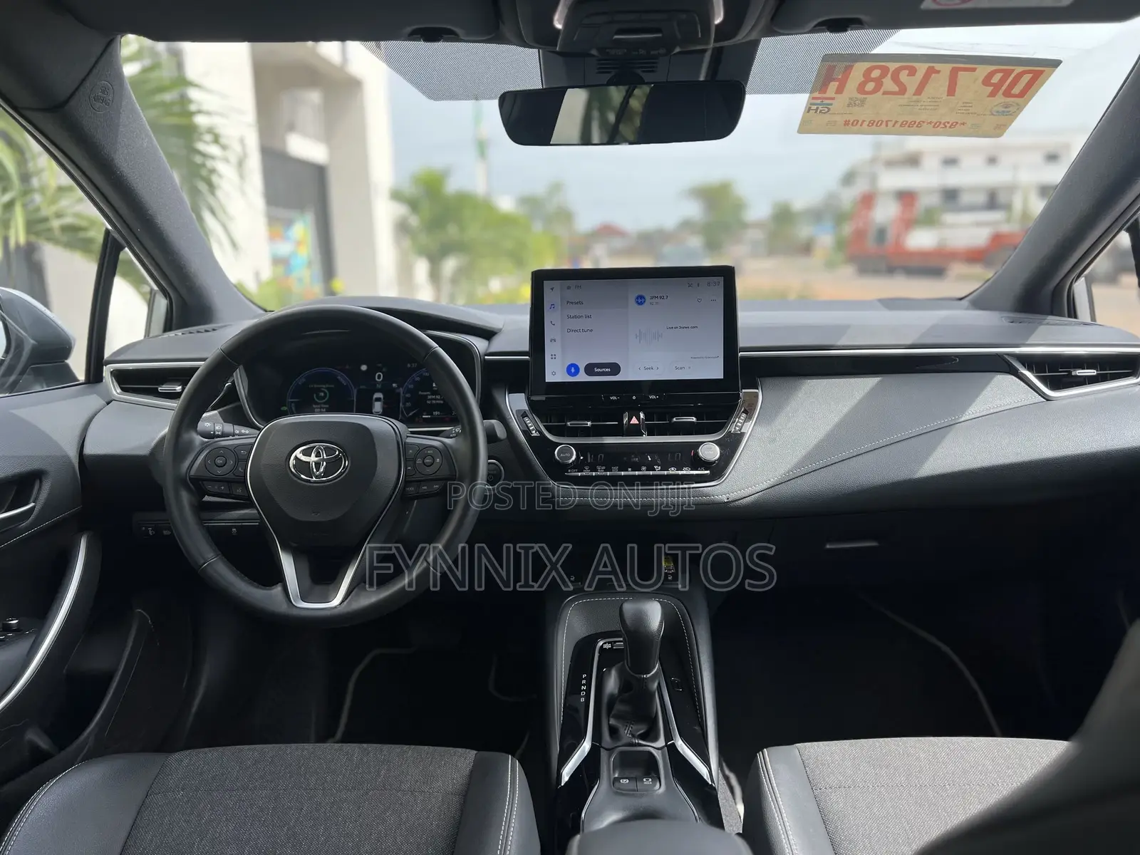 Toyota Corolla Hybrid XLE 2024 Silver