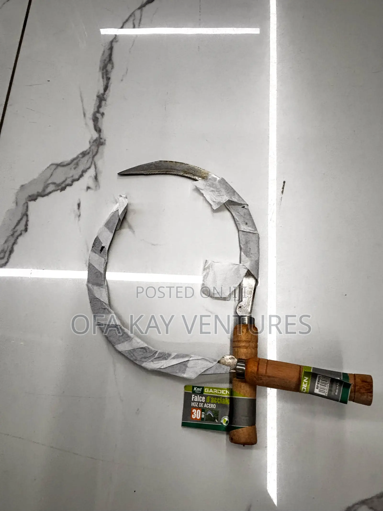 Sickle Cutlass Farm Tool for Cocoa Harvest and Weeding