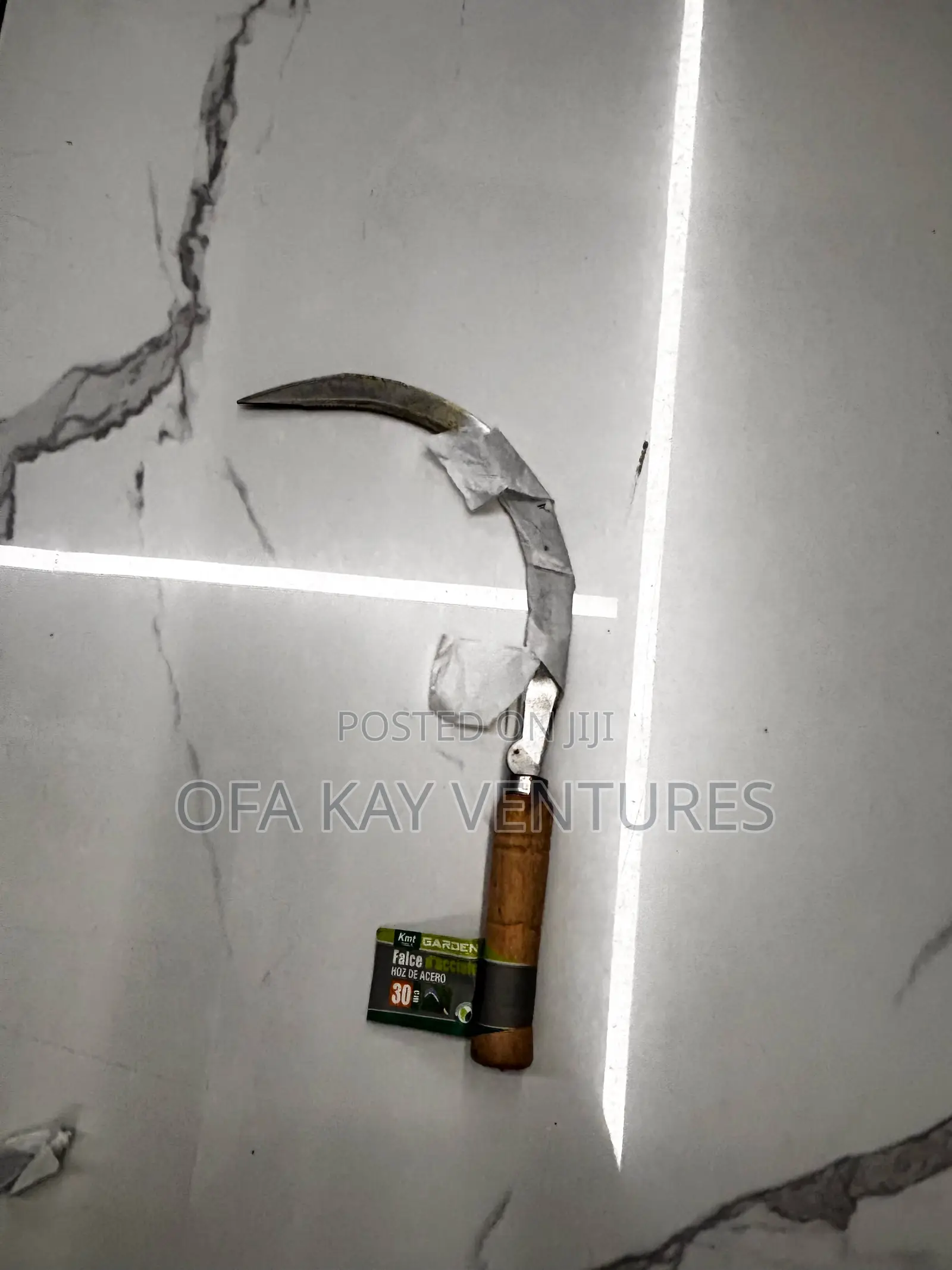 Sickle Cutlass Farm Tool for Cocoa Harvest and Weeding