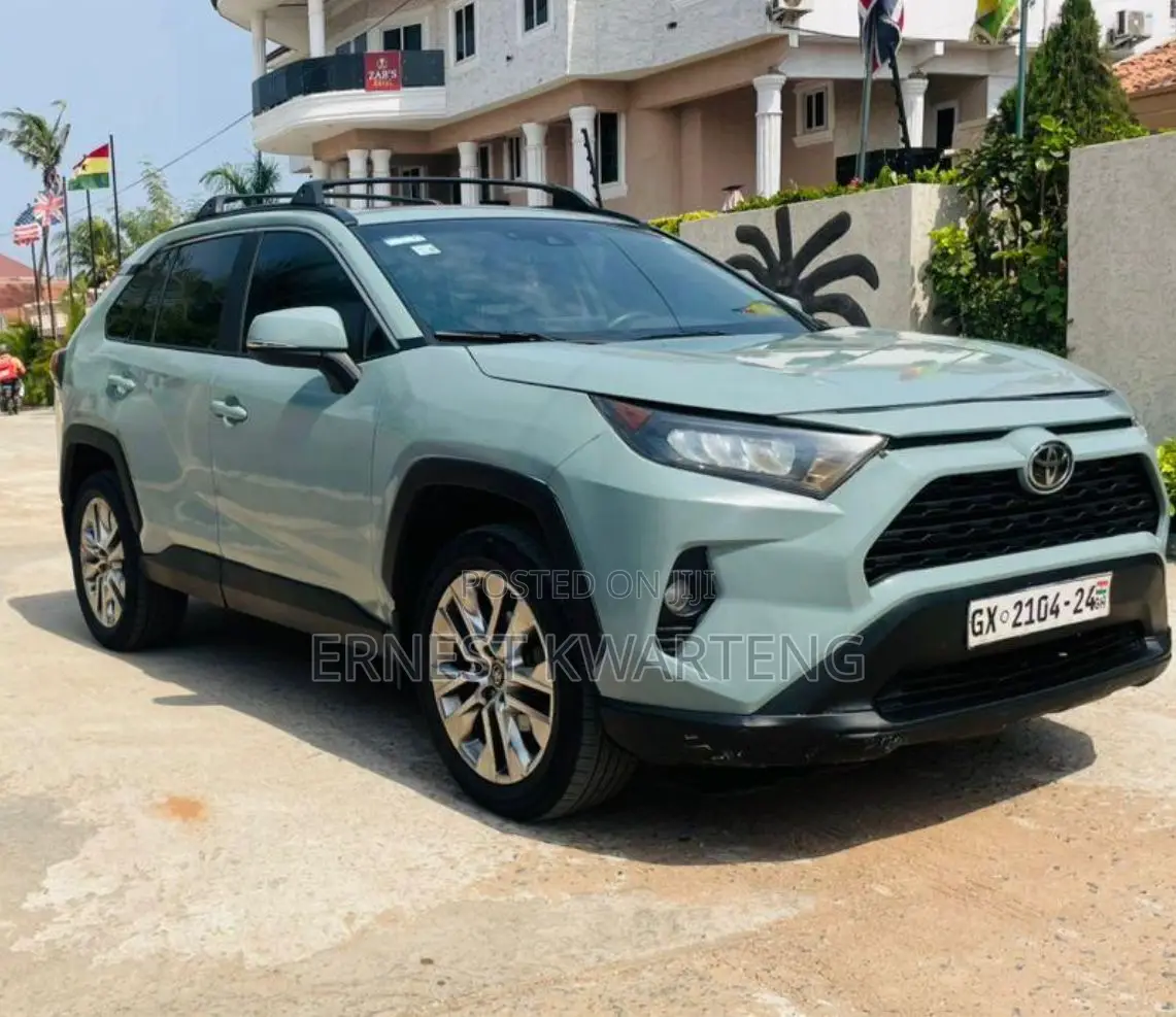Toyota RAV4 2020 Blue
