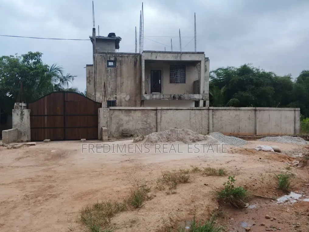 5bdrm House in Fredimens Real, Kumasi Metropolitan for sale