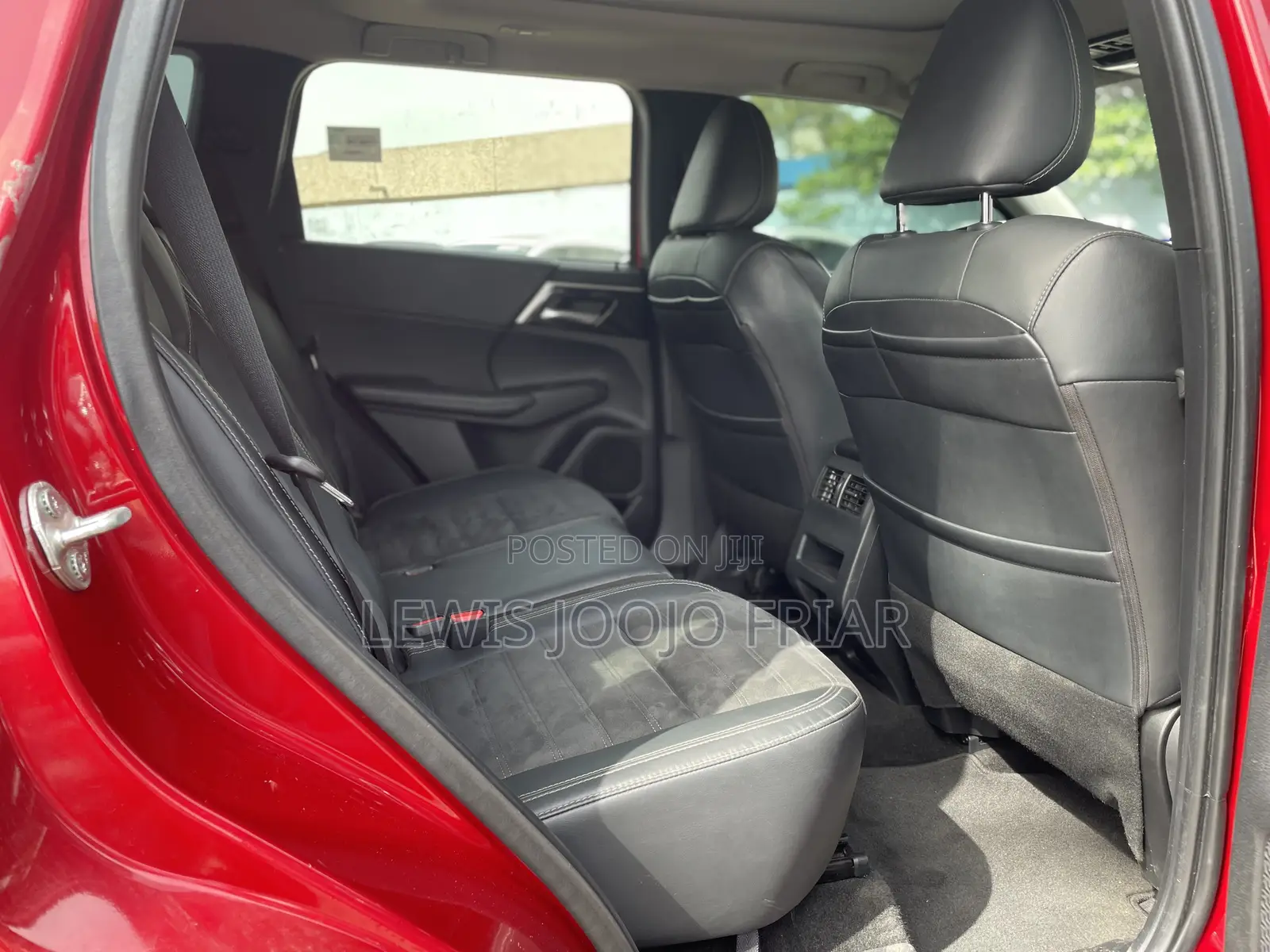 Mitsubishi Outlander 2022 Red