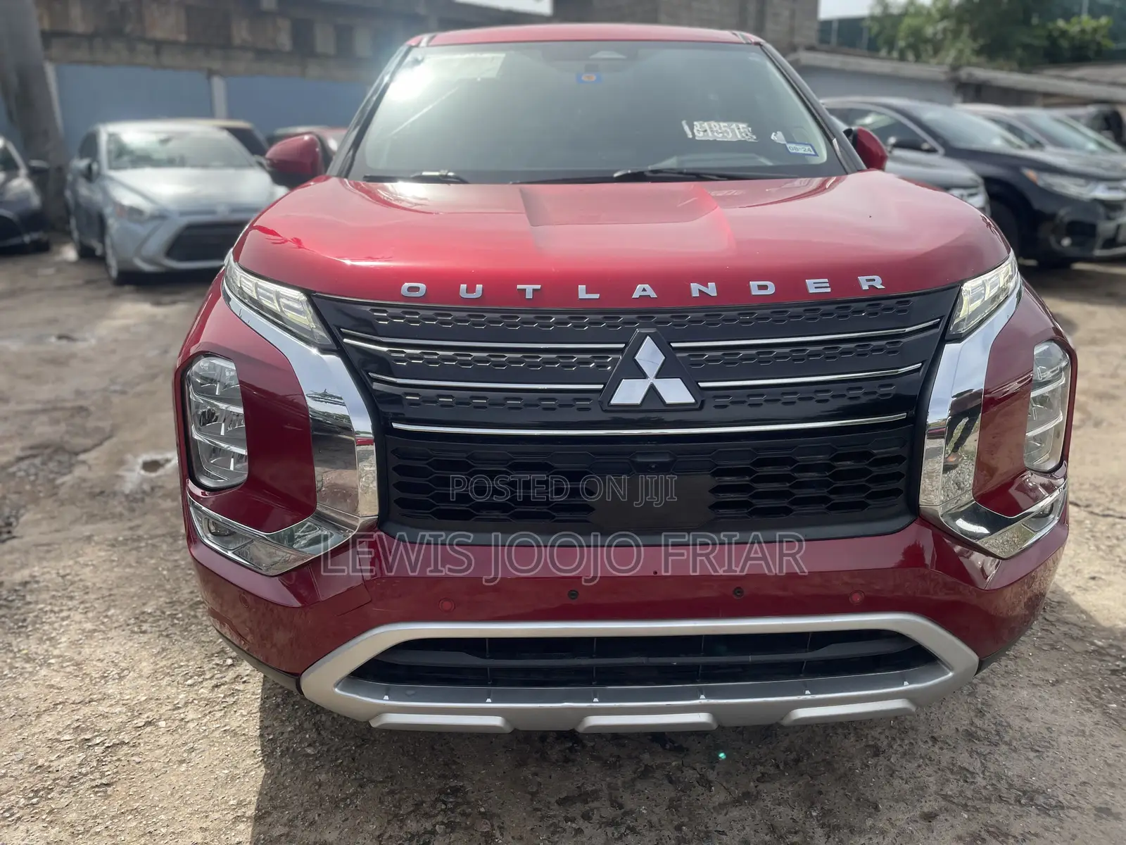 Mitsubishi Outlander 2022 Red