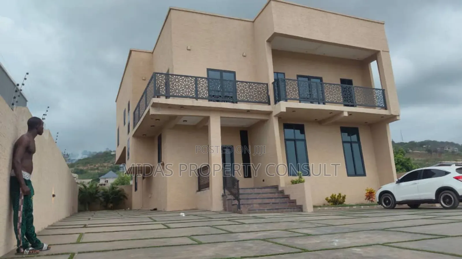 4bdrm House in Ayimensah, Ga East Municipal for sale