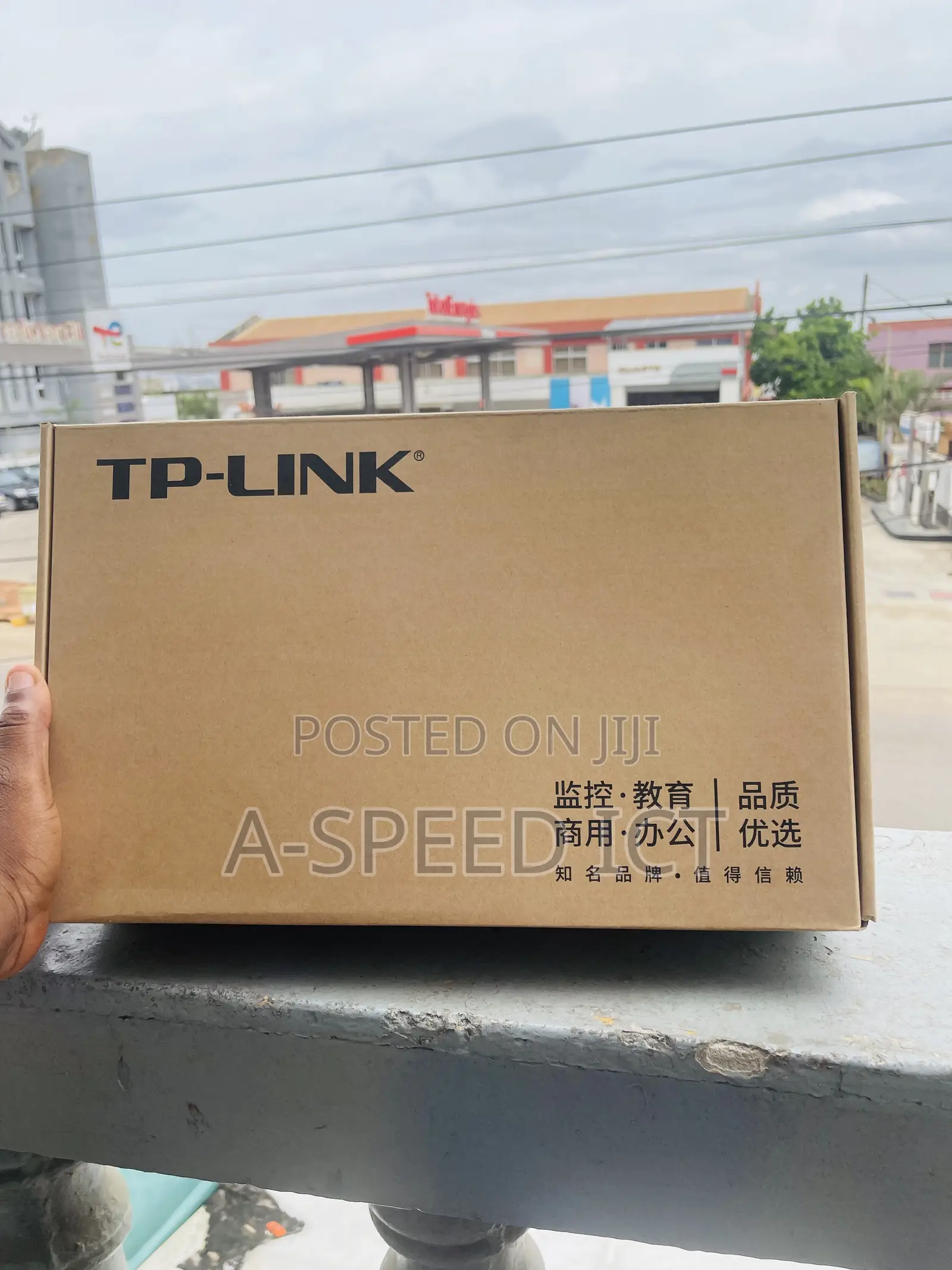 Tp-Link 8 Port/24 Port 10/100 Switch