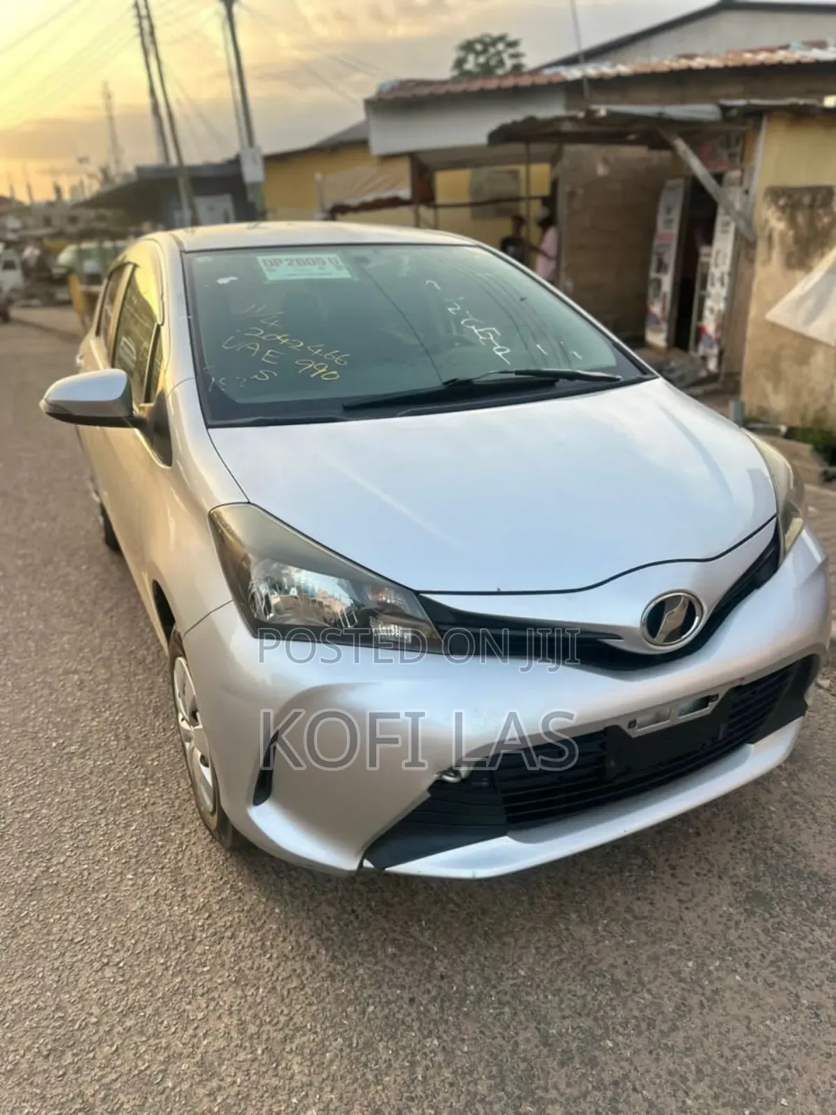 Toyota Vitz 2014 Silver