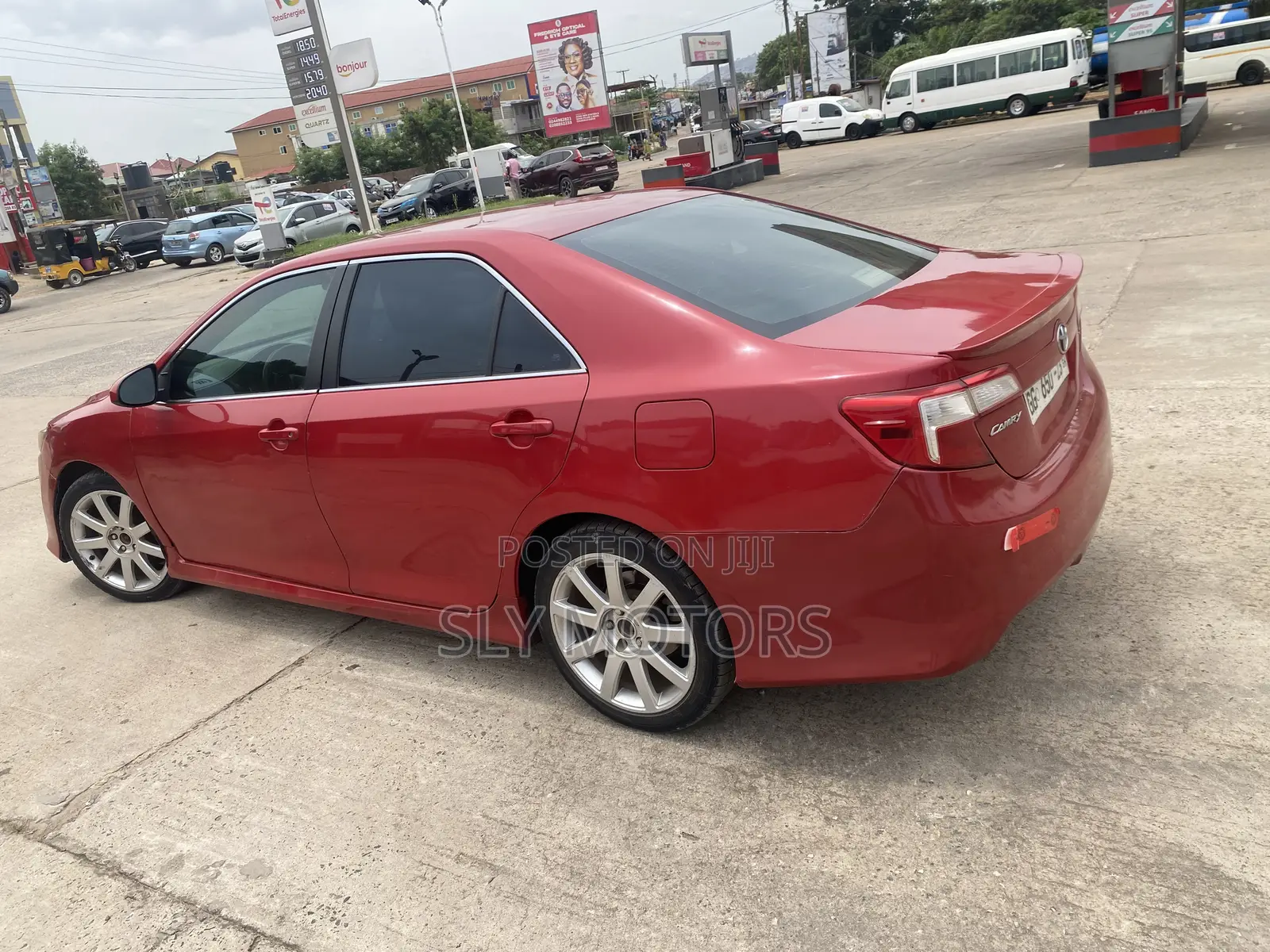Toyota Camry SE 4dr Sedan (2.5L 4cyl 6A) 2014 Red