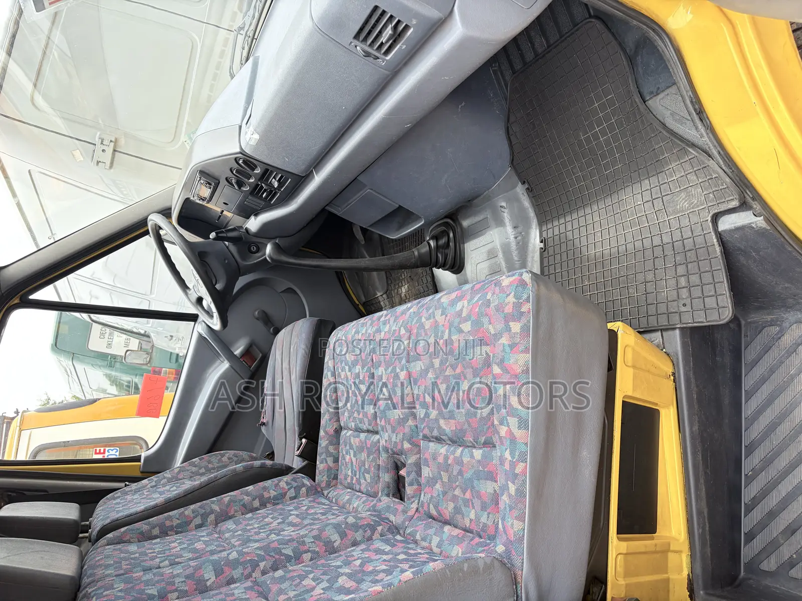 Mercedes-Benz Sprinter 1998 Yellow