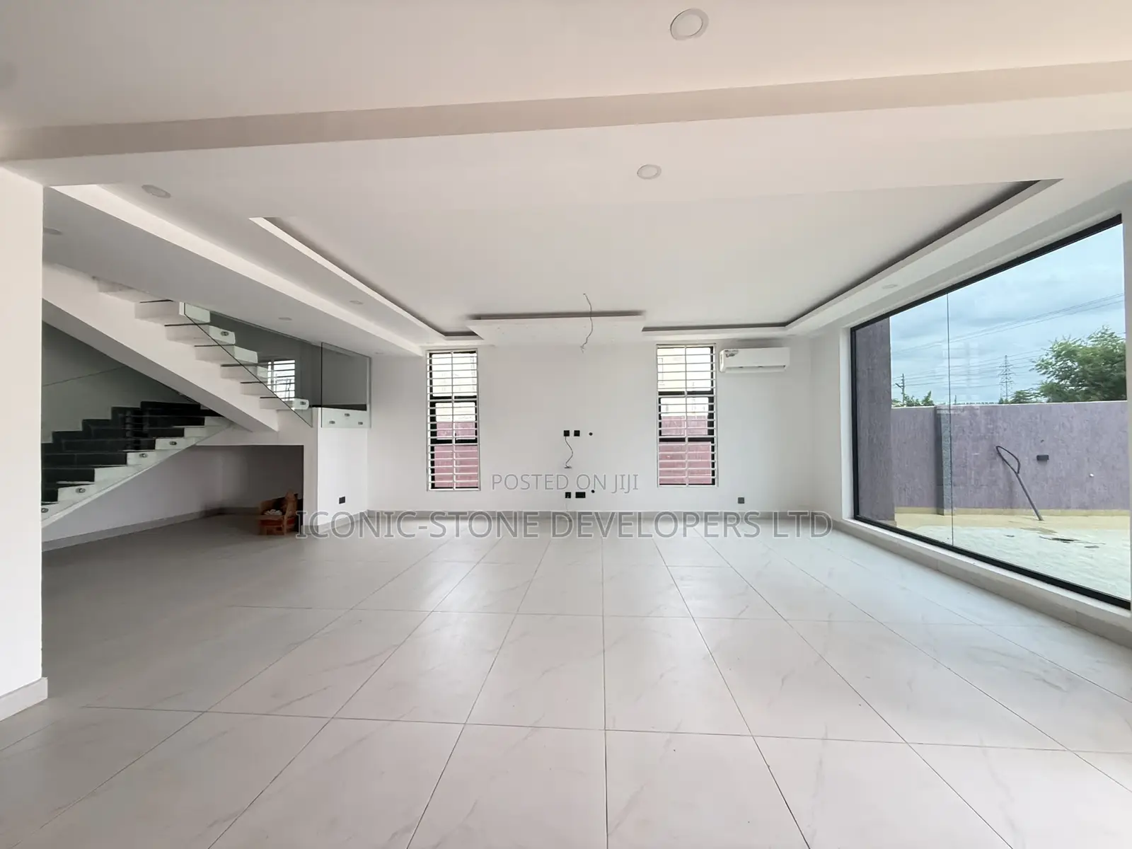 5bdrm House in East Legon Hills for sale