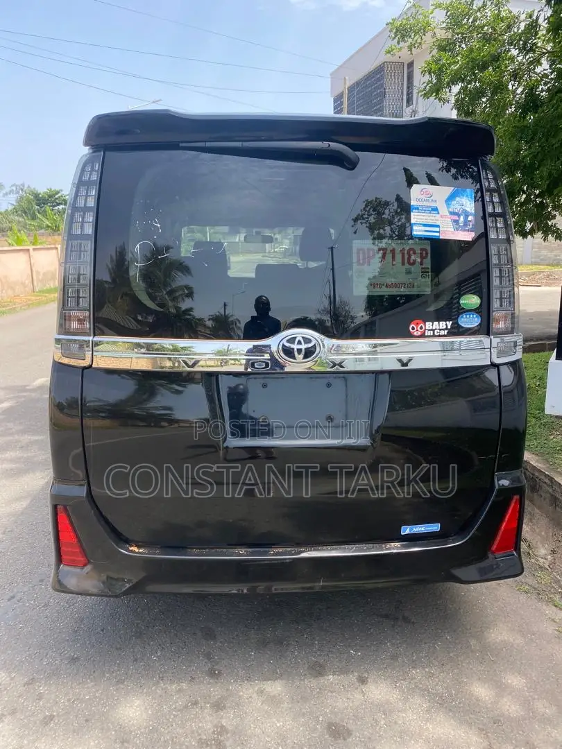 Toyota Voxy 2015 Black