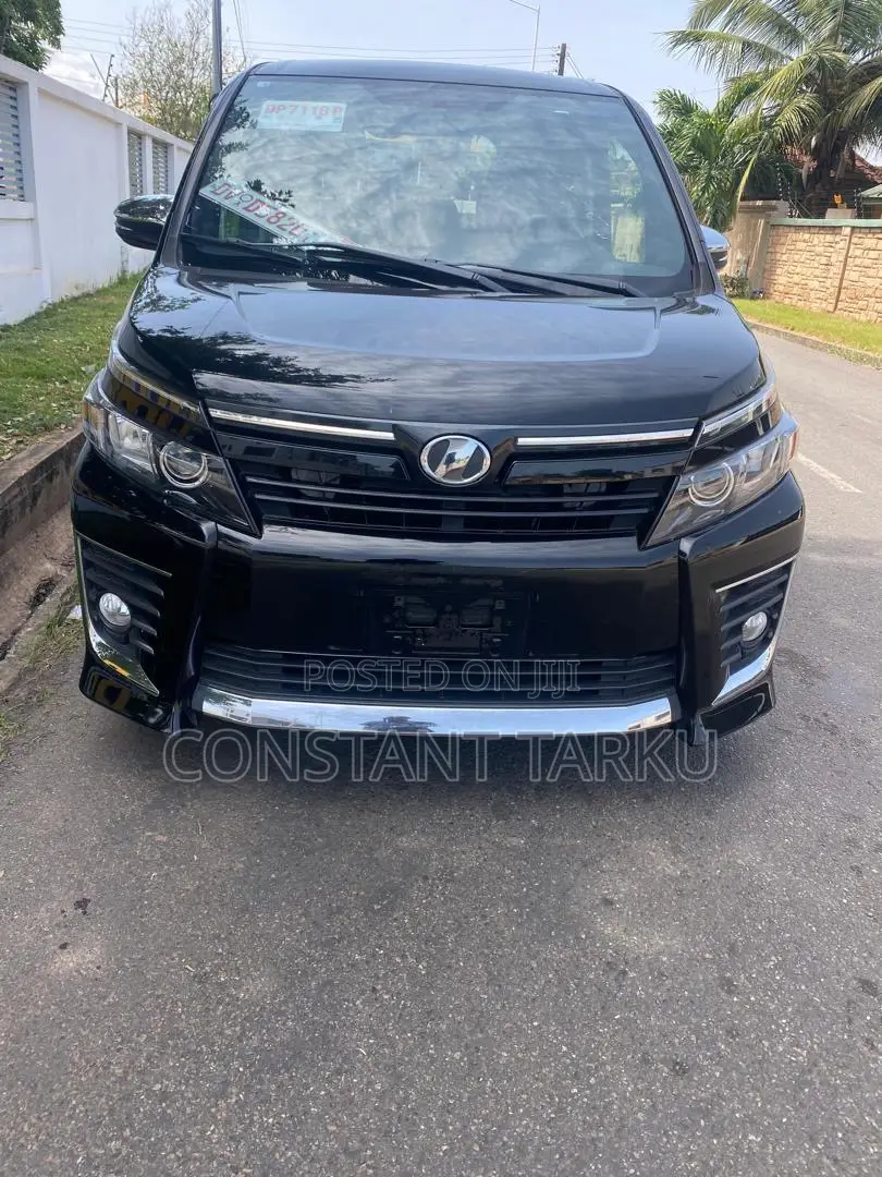 Toyota Voxy 2015 Black