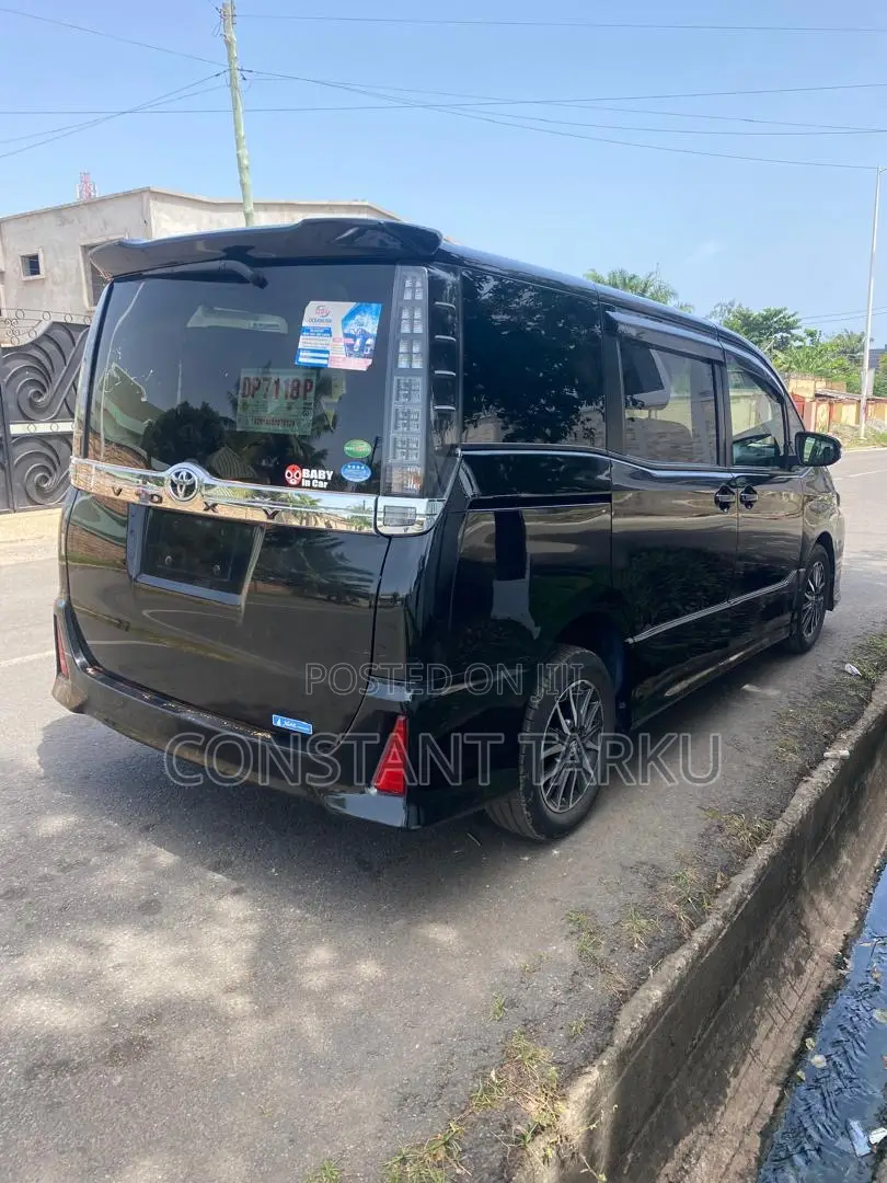 Toyota Voxy 2015 Black