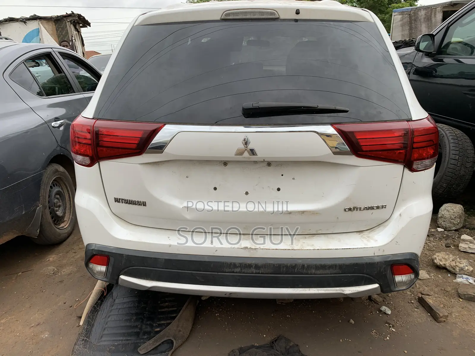 Mitsubishi Outlander 2016 White