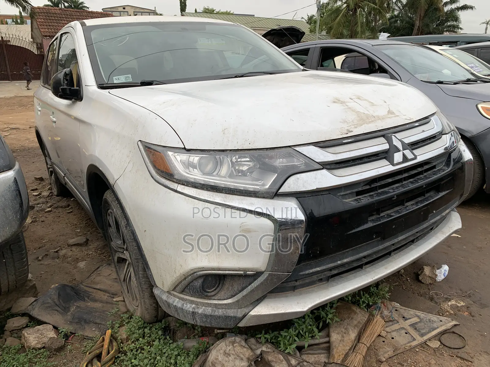 Mitsubishi Outlander 2016 White