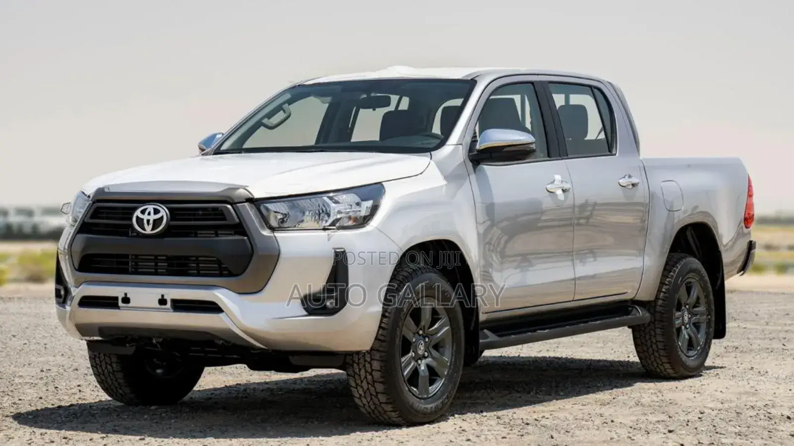 New Toyota Hilux STD 2026 Silver