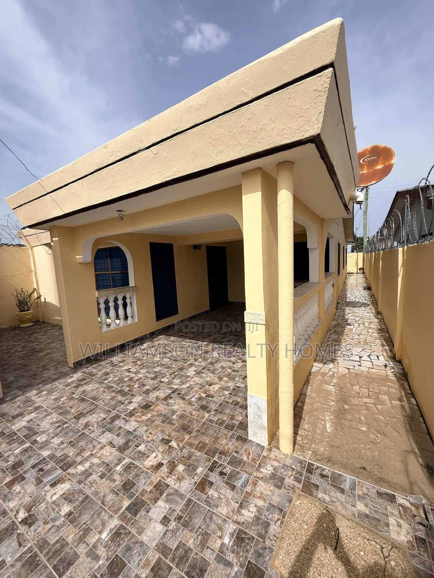 3bdrm House in Community 20 Estate, Spintex for rent