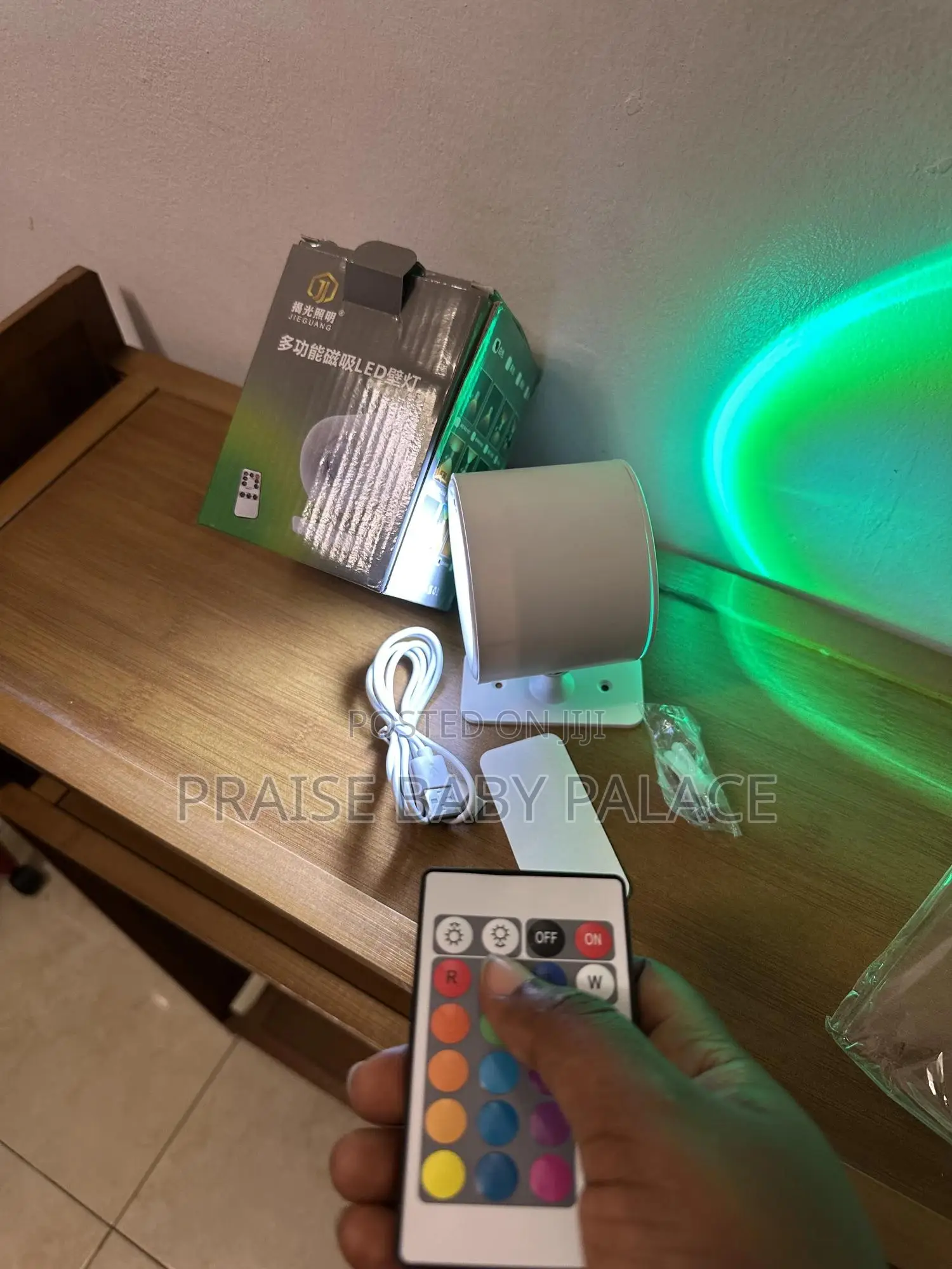Rechargeable 360 Rotatable Wall Lamp