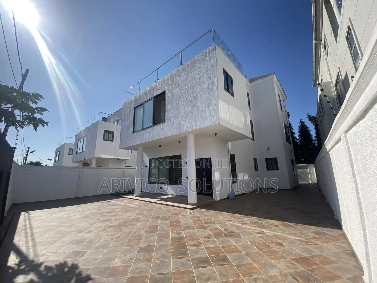 5bdrm House in Roman Ridge, Accra Metropolitan for sale