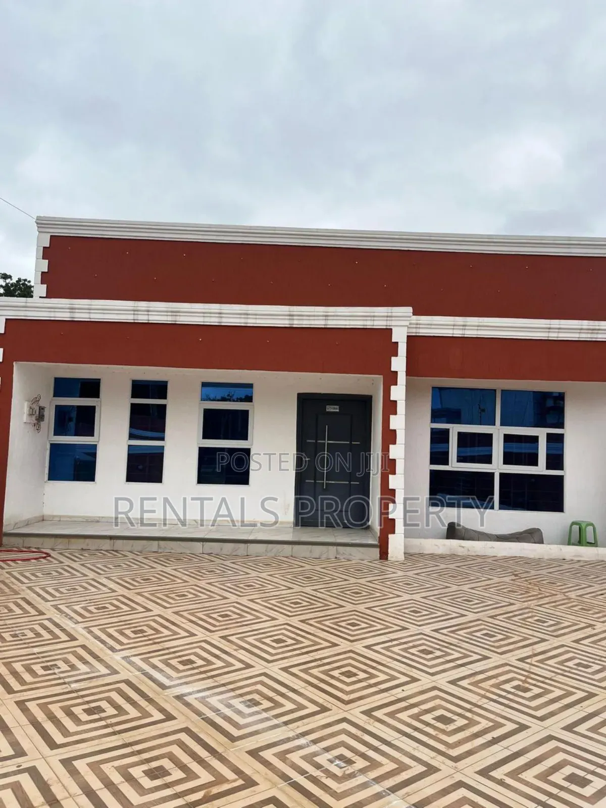 3bdrm Mansion in Pentecost for sale