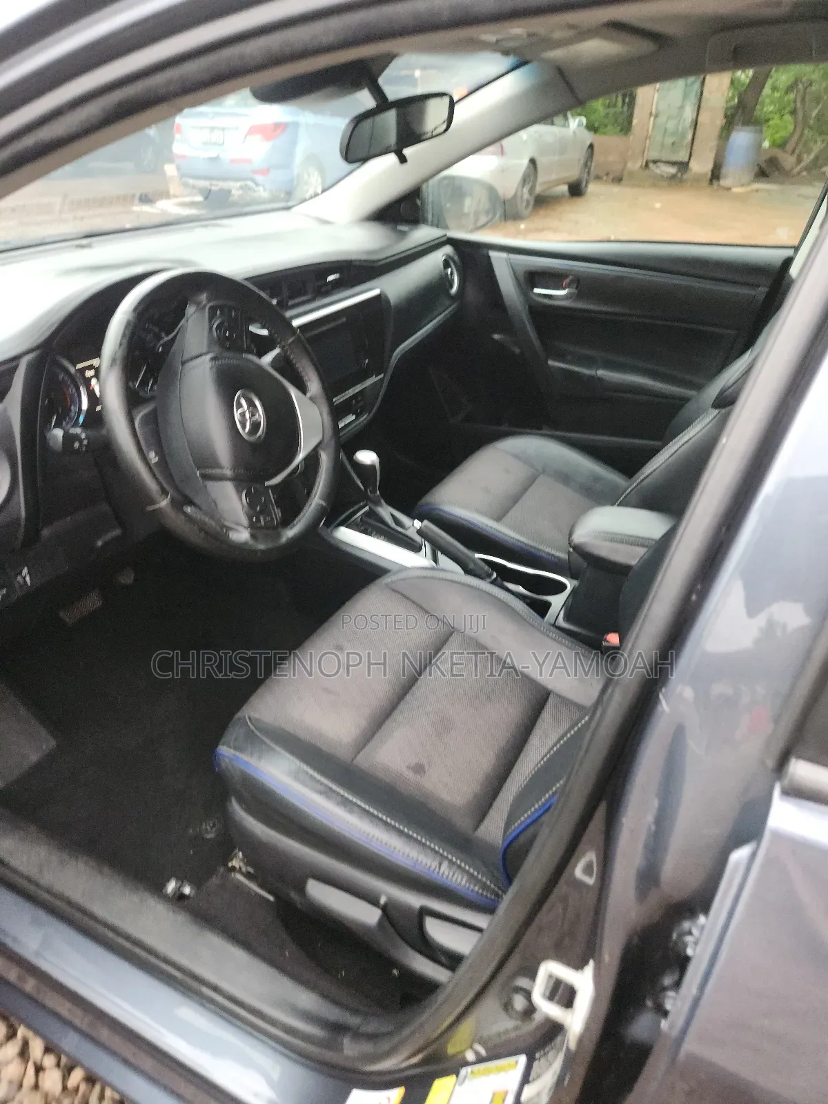 Toyota Corolla SE (1.8L 4cyl 6M) 2018 Gray