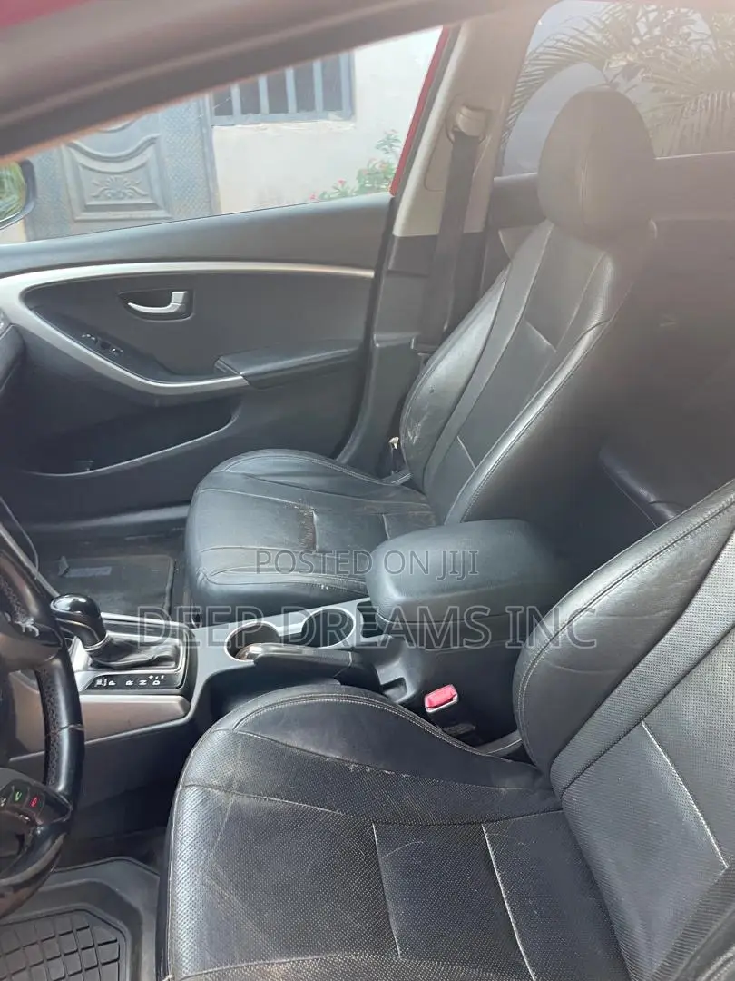Hyundai Elantra 2014 Red
