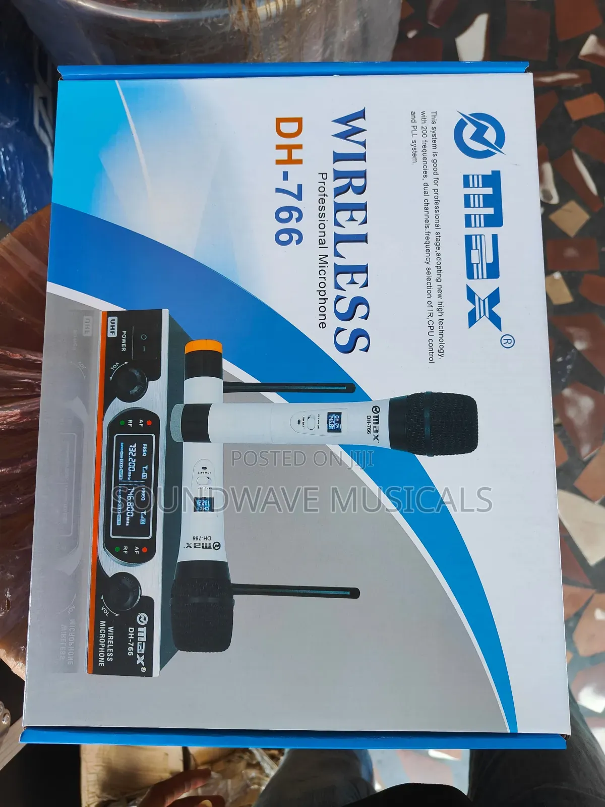 Max (Dh-766 Wireless Microphone