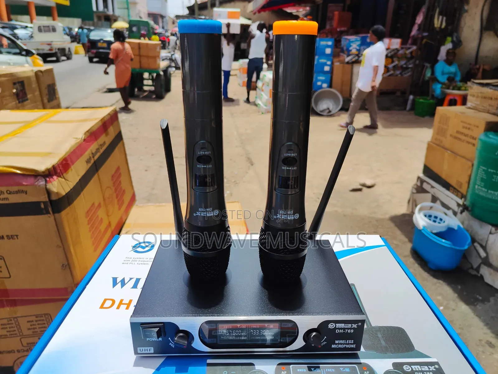 Max (Dh-766 Wireless Microphone