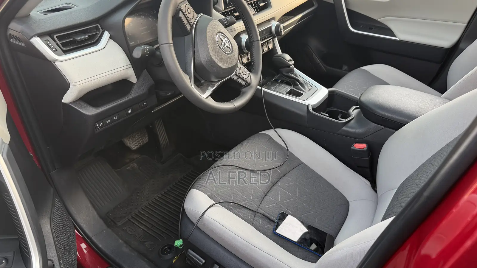 Toyota RAV4 XLE 2025 Red
