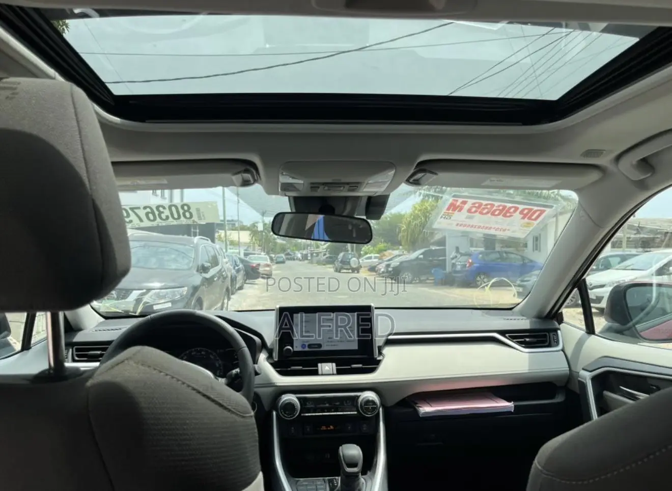 Toyota RAV4 XLE 2025 Red