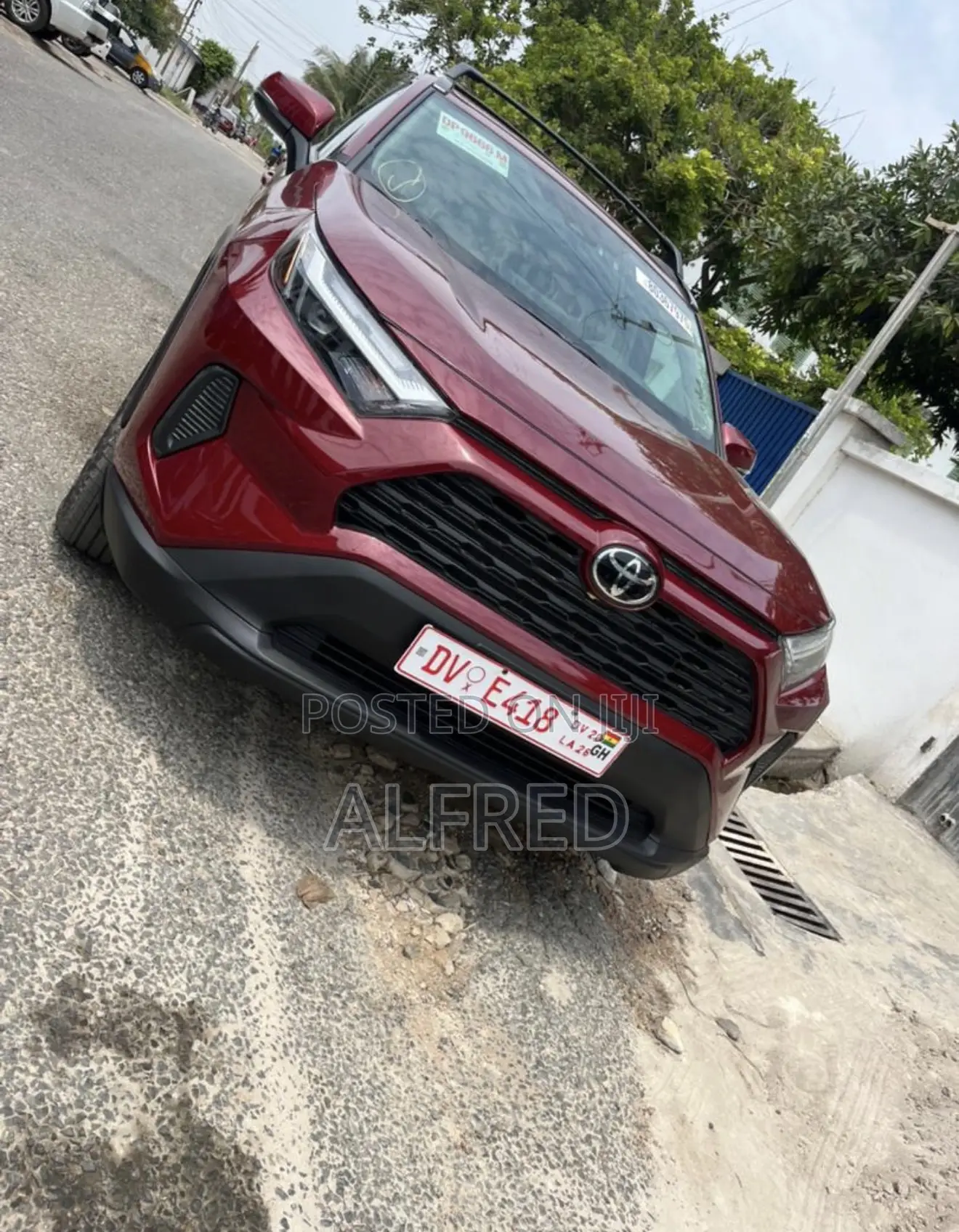 Toyota RAV4 XLE 2025 Red