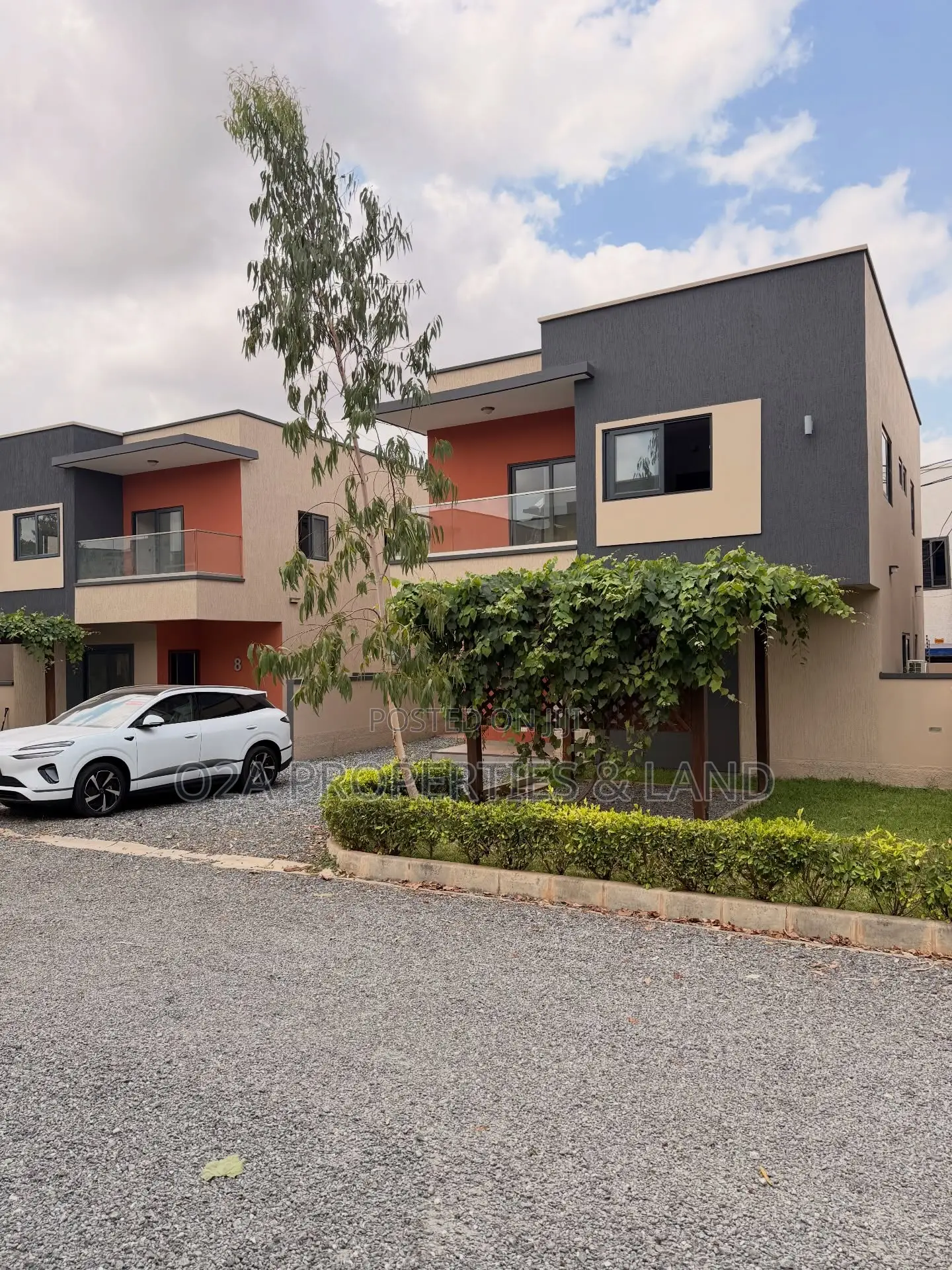 3bdrm House in Oyarifa for sale