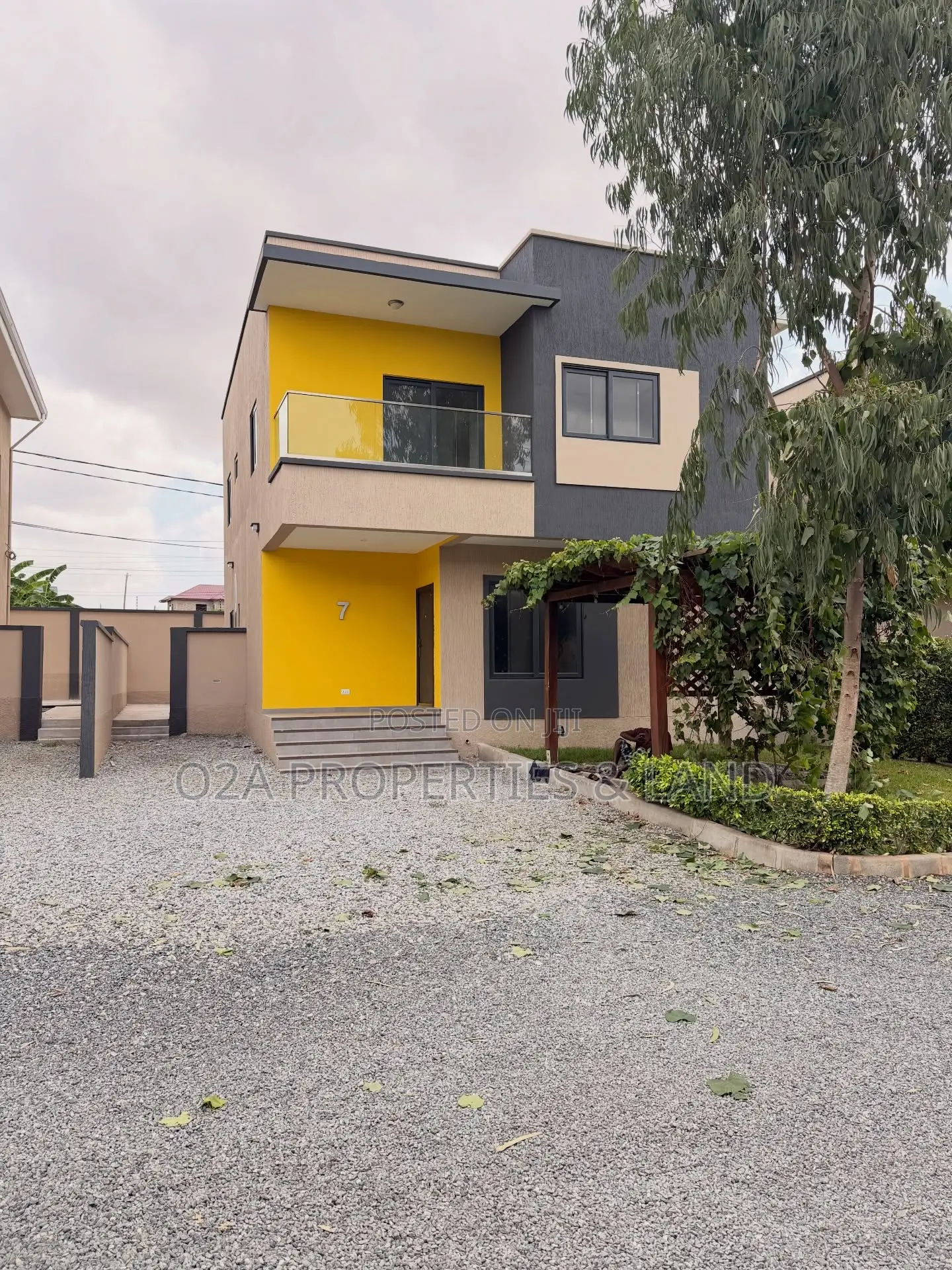 3bdrm House in Oyarifa for sale