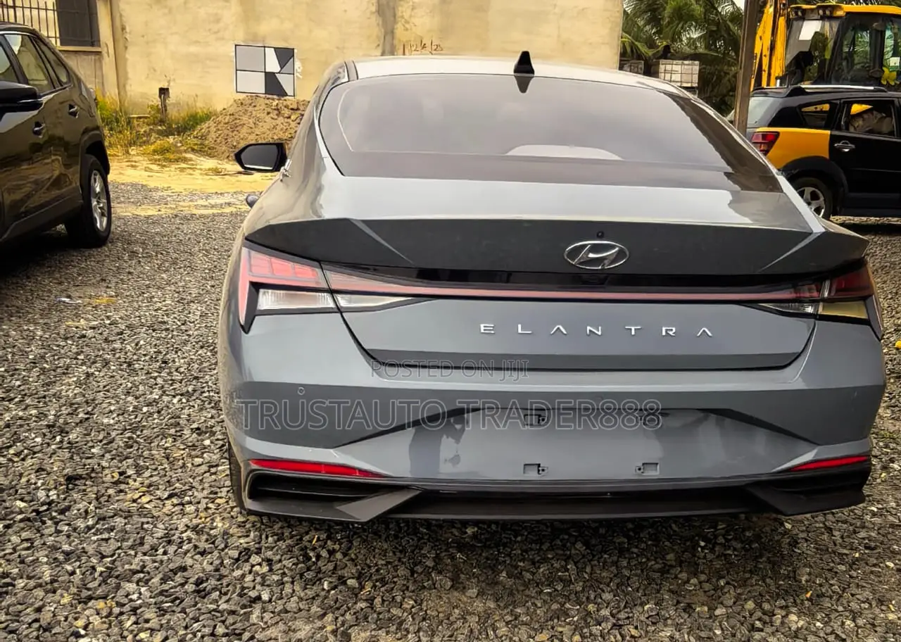Hyundai Elantra 2021 Gray