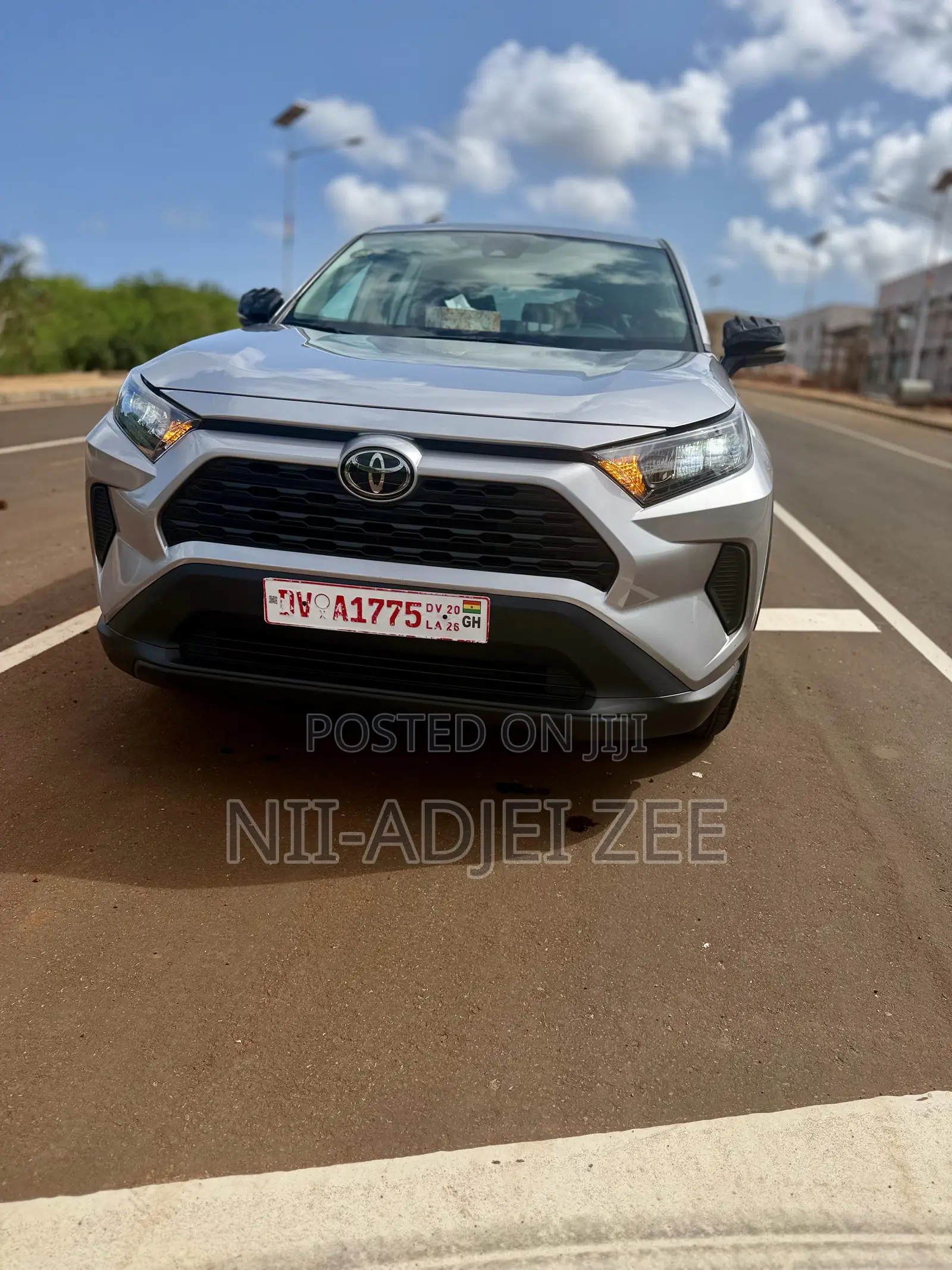 Toyota RAV4 LE AWD 2024 Silver