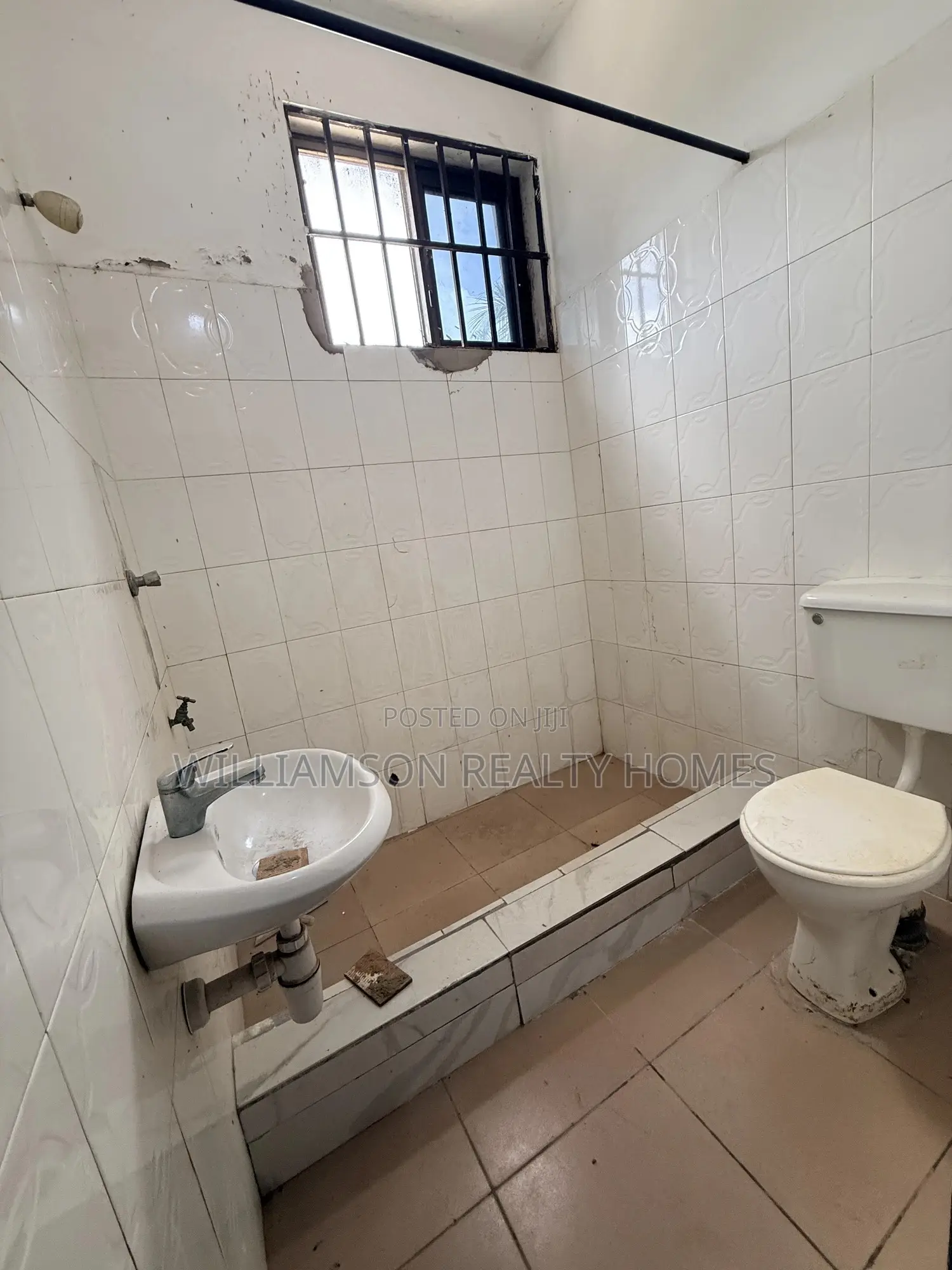 1bdrm Apartment in Community 18 Area, Spintex for rent