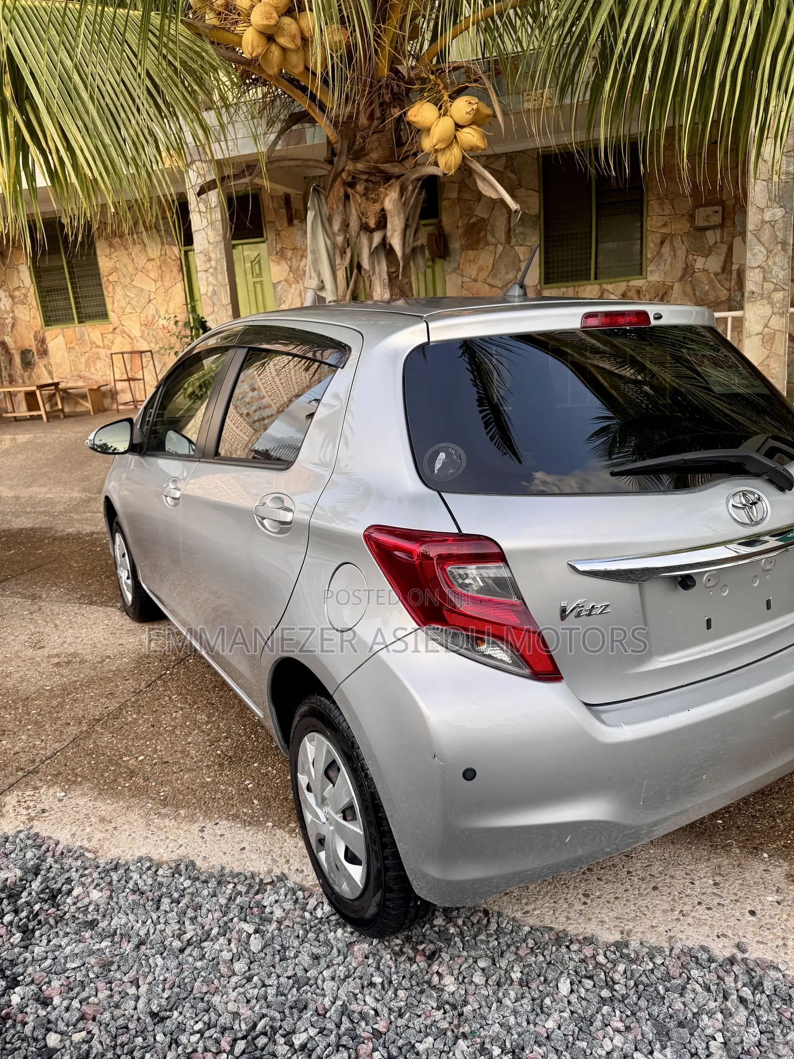 Toyota Vitz 1.3 AWD 5dr 2015 Silver