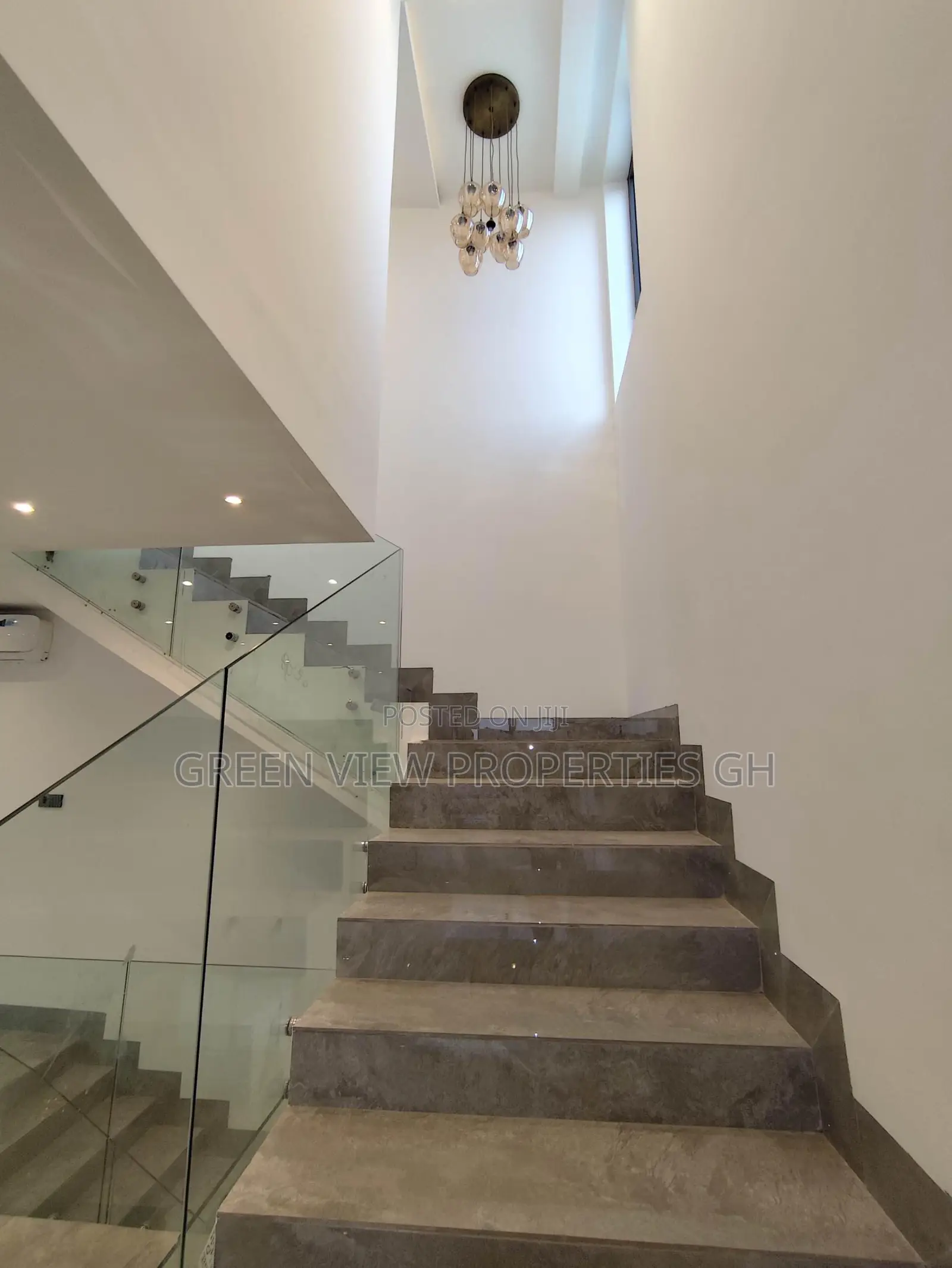 4bdrm Duplex in East Legon for rent