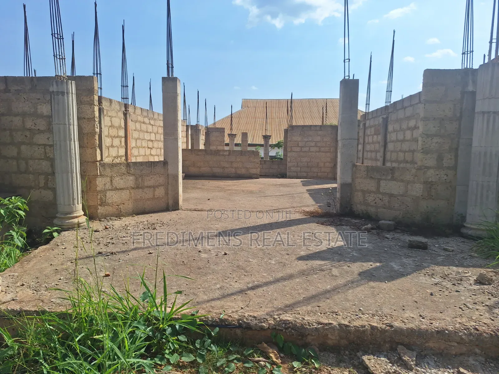 7bdrm House in Fredimens Real, Atwima Kwanwoma for sale
