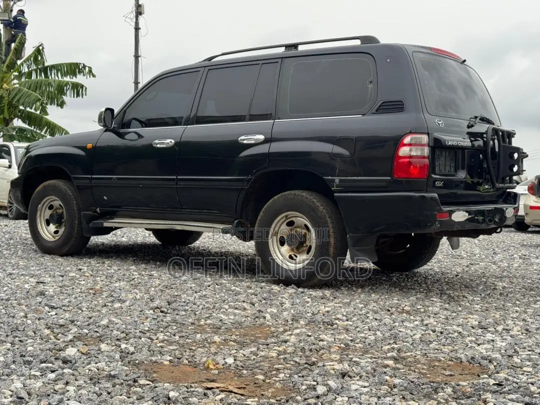 Toyota Land Cruiser 79 Series 1999 Black