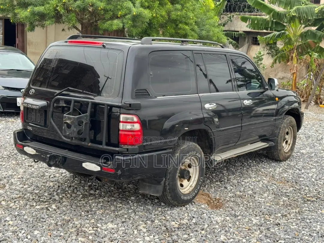 Toyota Land Cruiser 79 Series 1999 Black